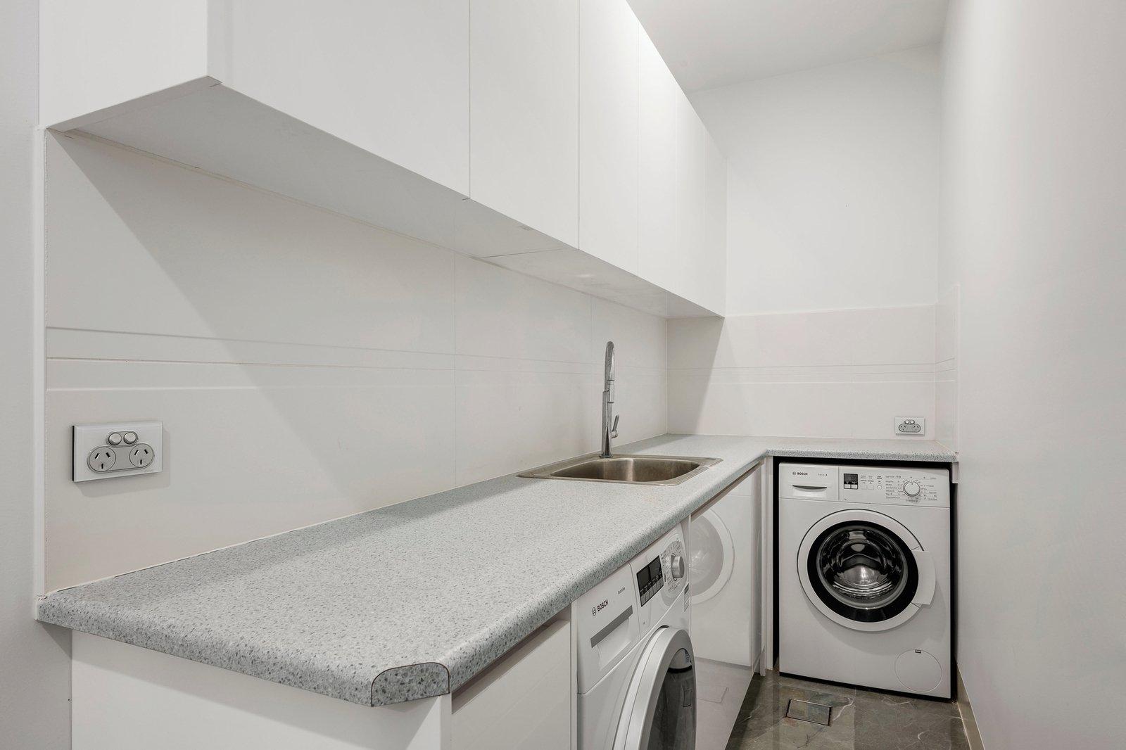 1/8 Yarravale Road, Kew, 3101