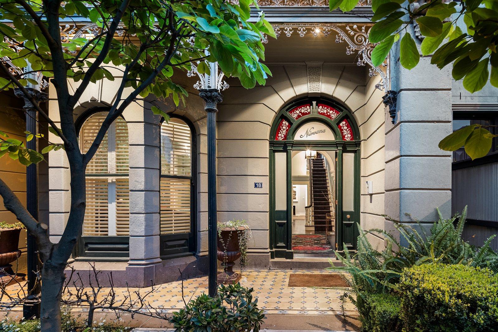 18 Canterbury Road, Albert Park, 3206