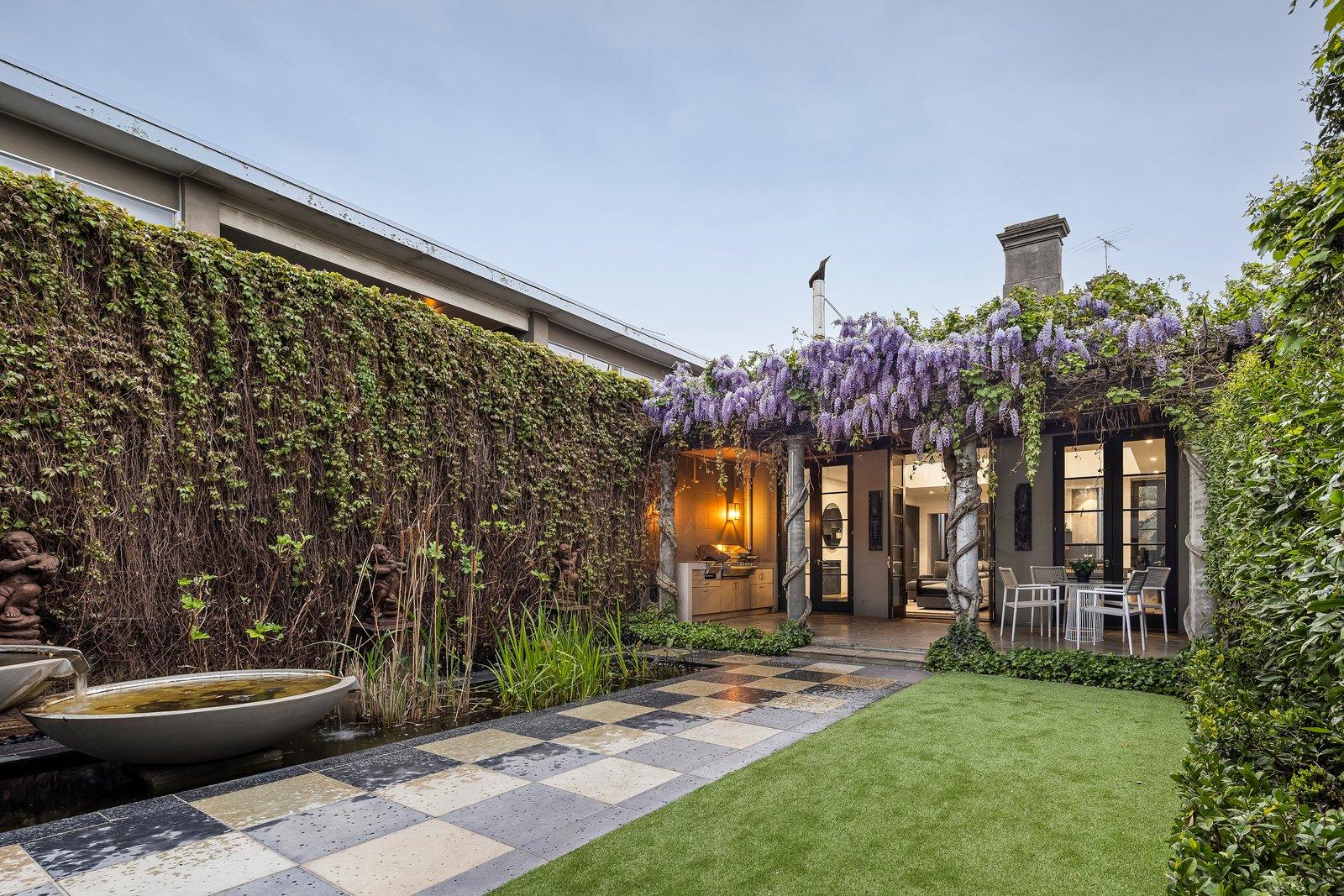 18 Canterbury Road, Albert Park, 3206