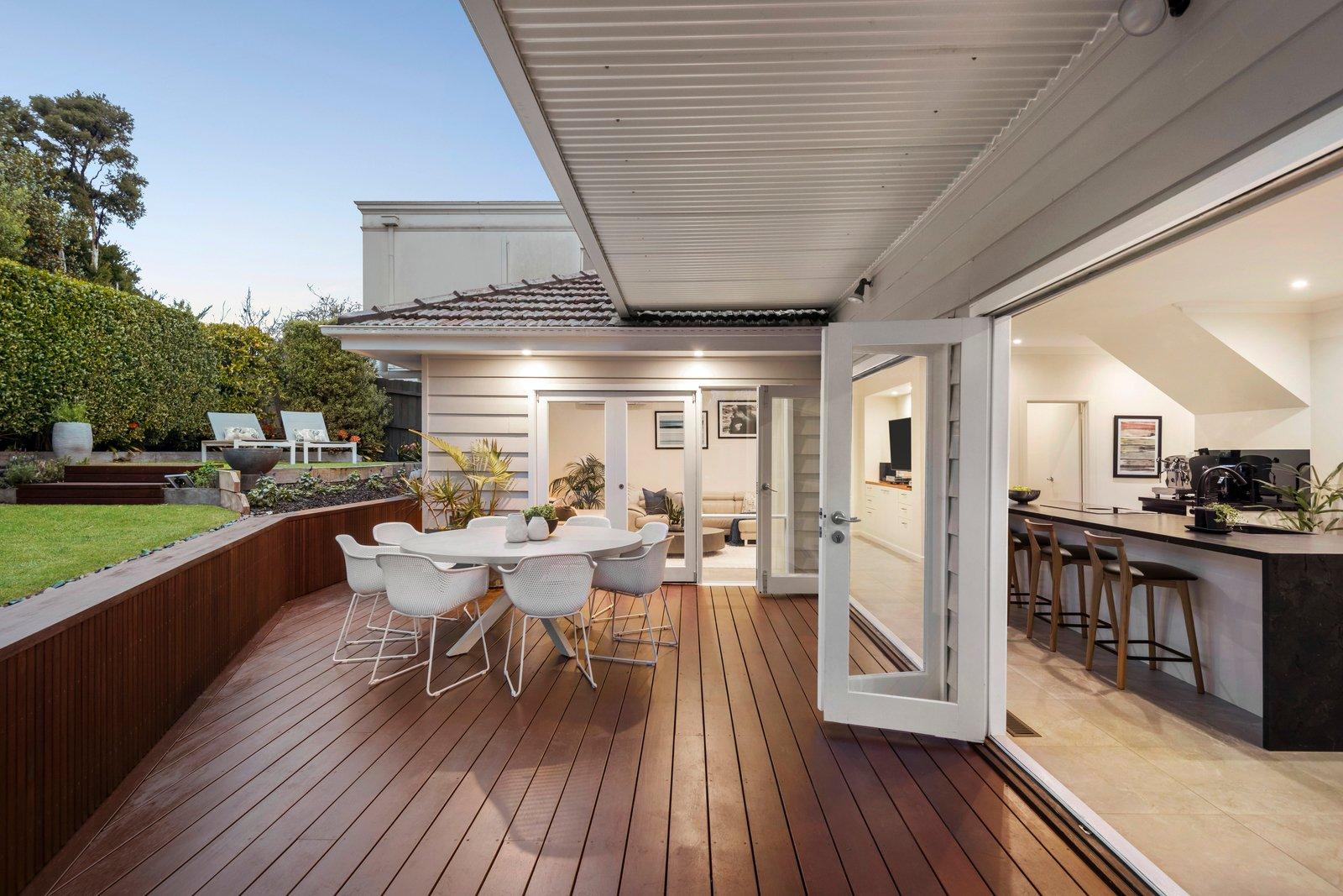 18 Folkestone Crescent, Beaumaris, 3193