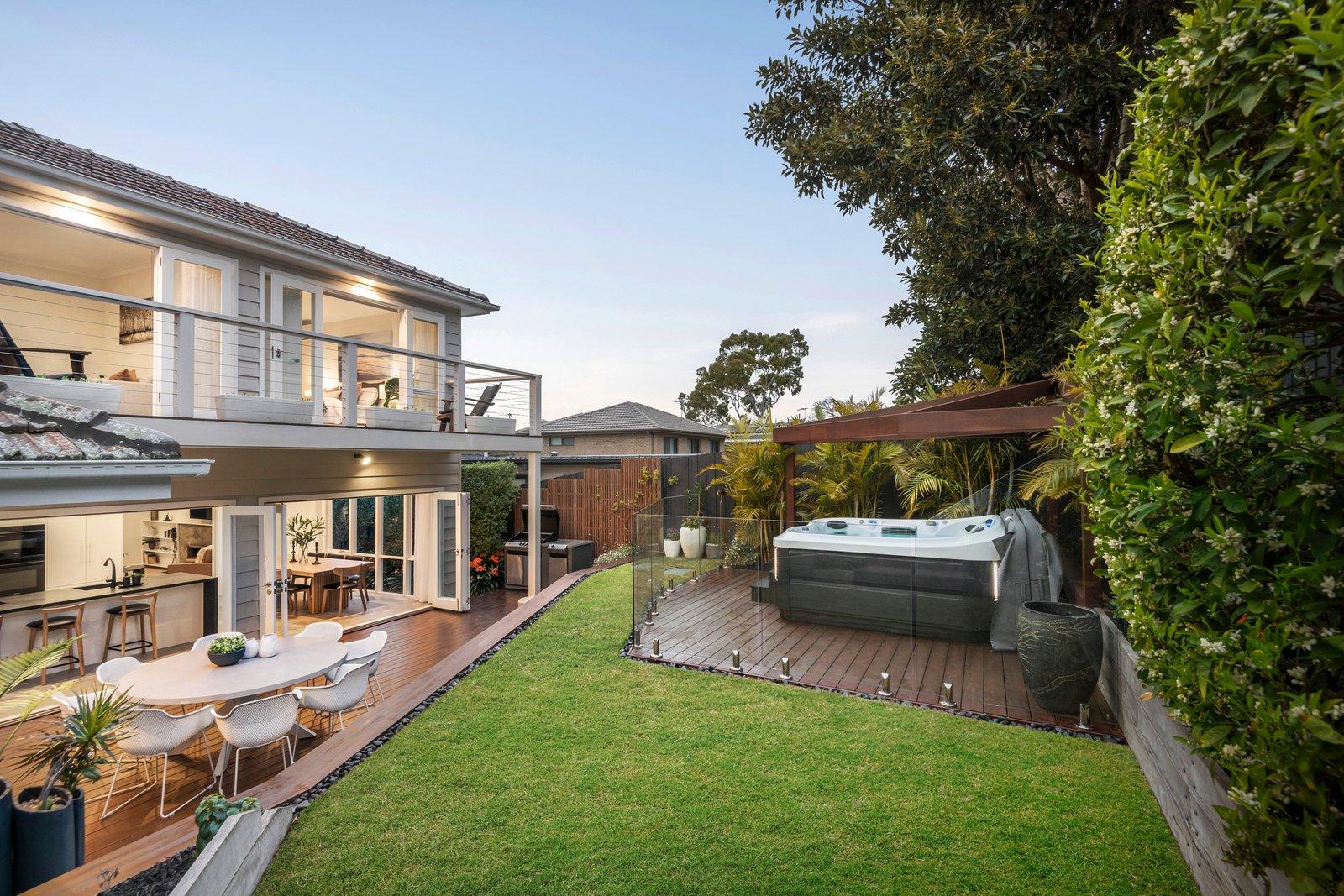 18 Folkestone Crescent, Beaumaris, 3193