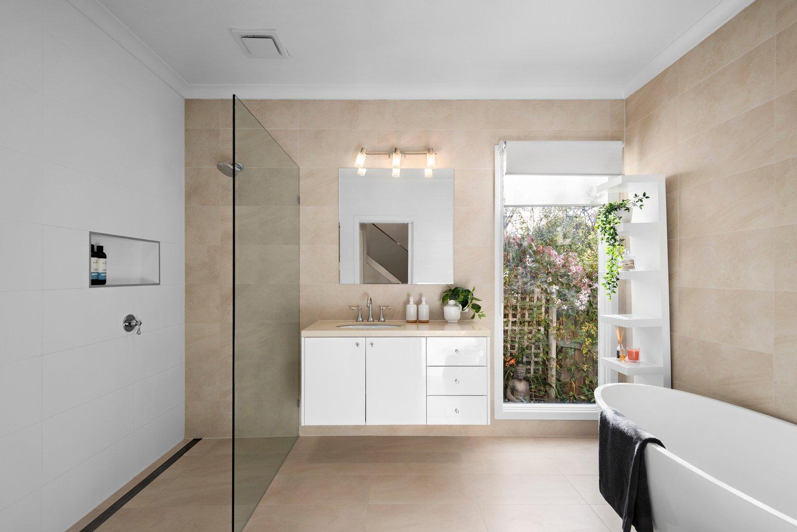 18 Folkestone Crescent, Beaumaris, 3193