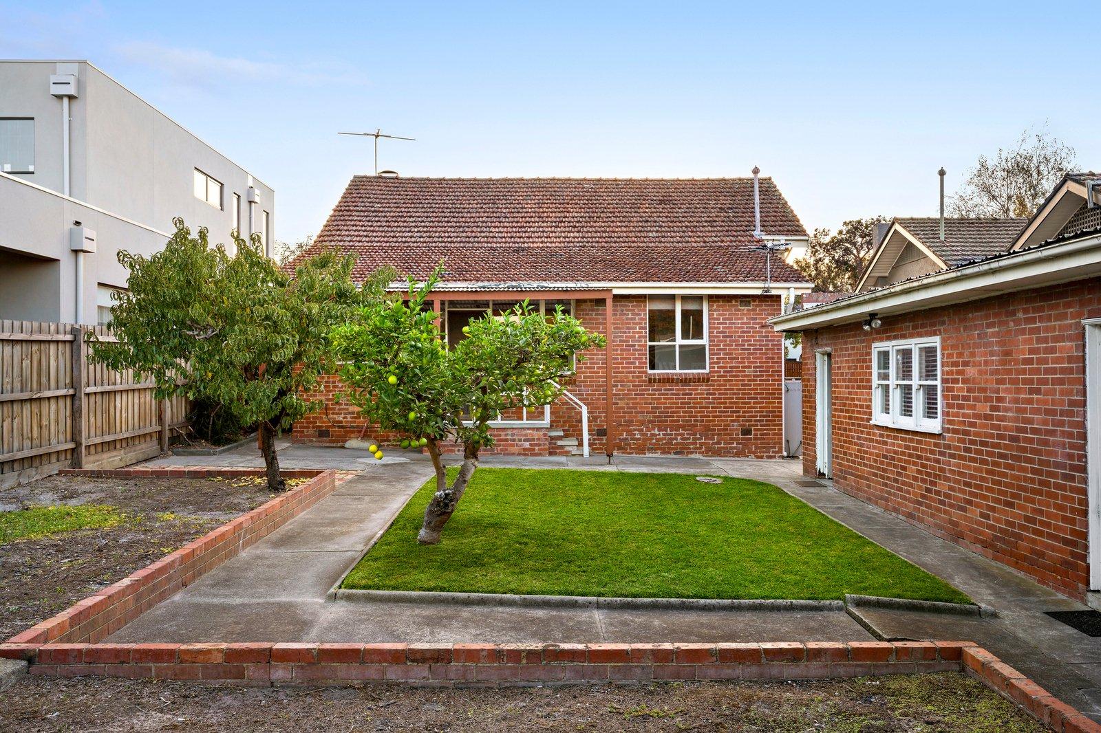 18 Forster Avenue, Malvern East, 3145