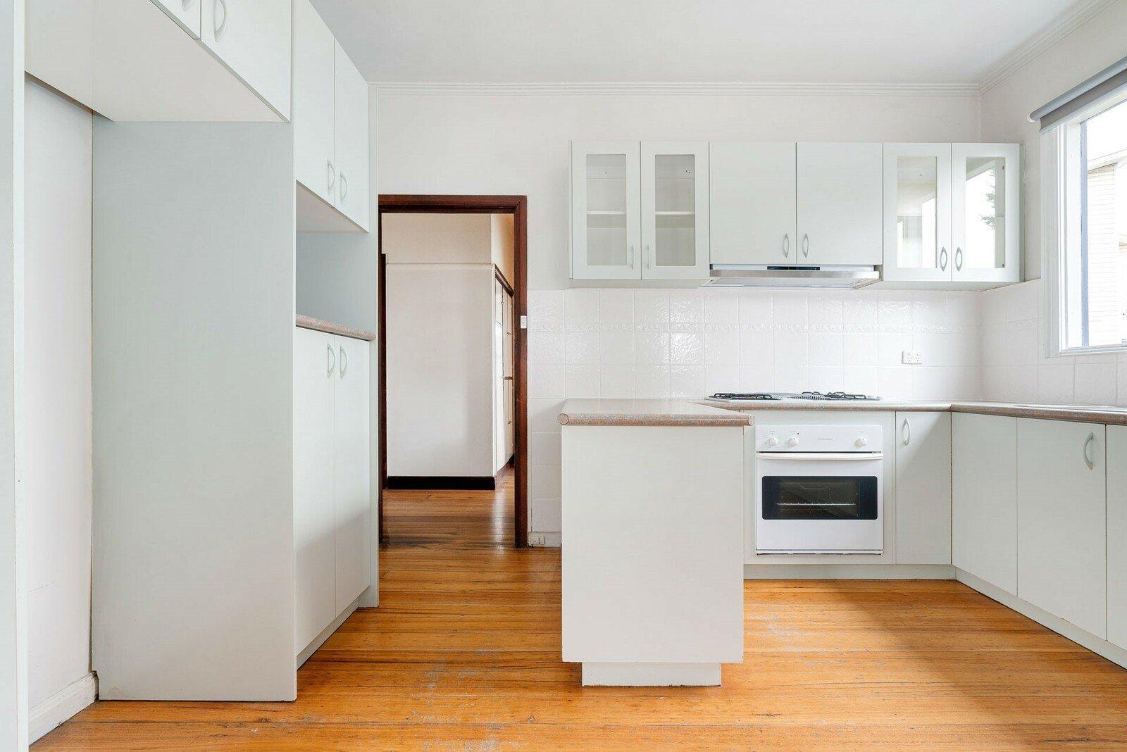 18 Rosslyn Avenue, Seaford, 3198