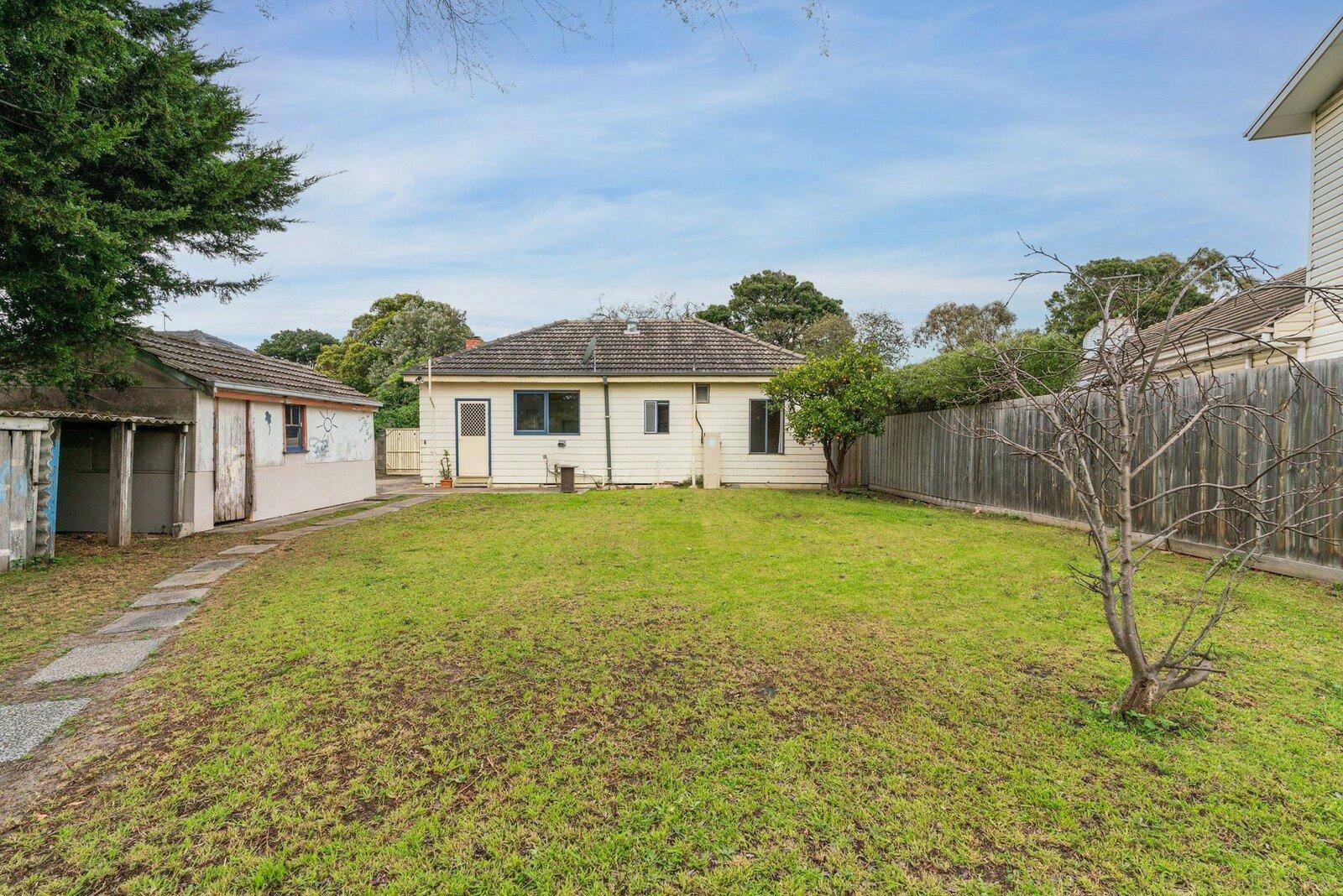 18 Rosslyn Avenue, Seaford, 3198