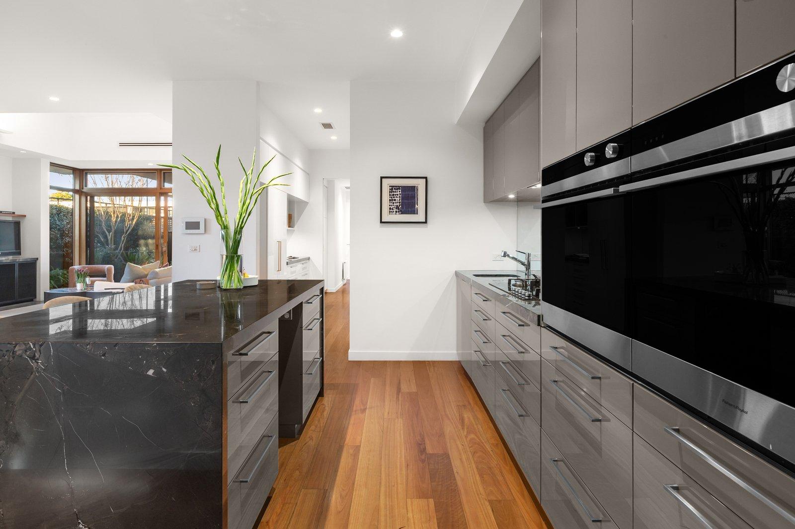 18 St Johns Avenue, Mont Albert, 3127