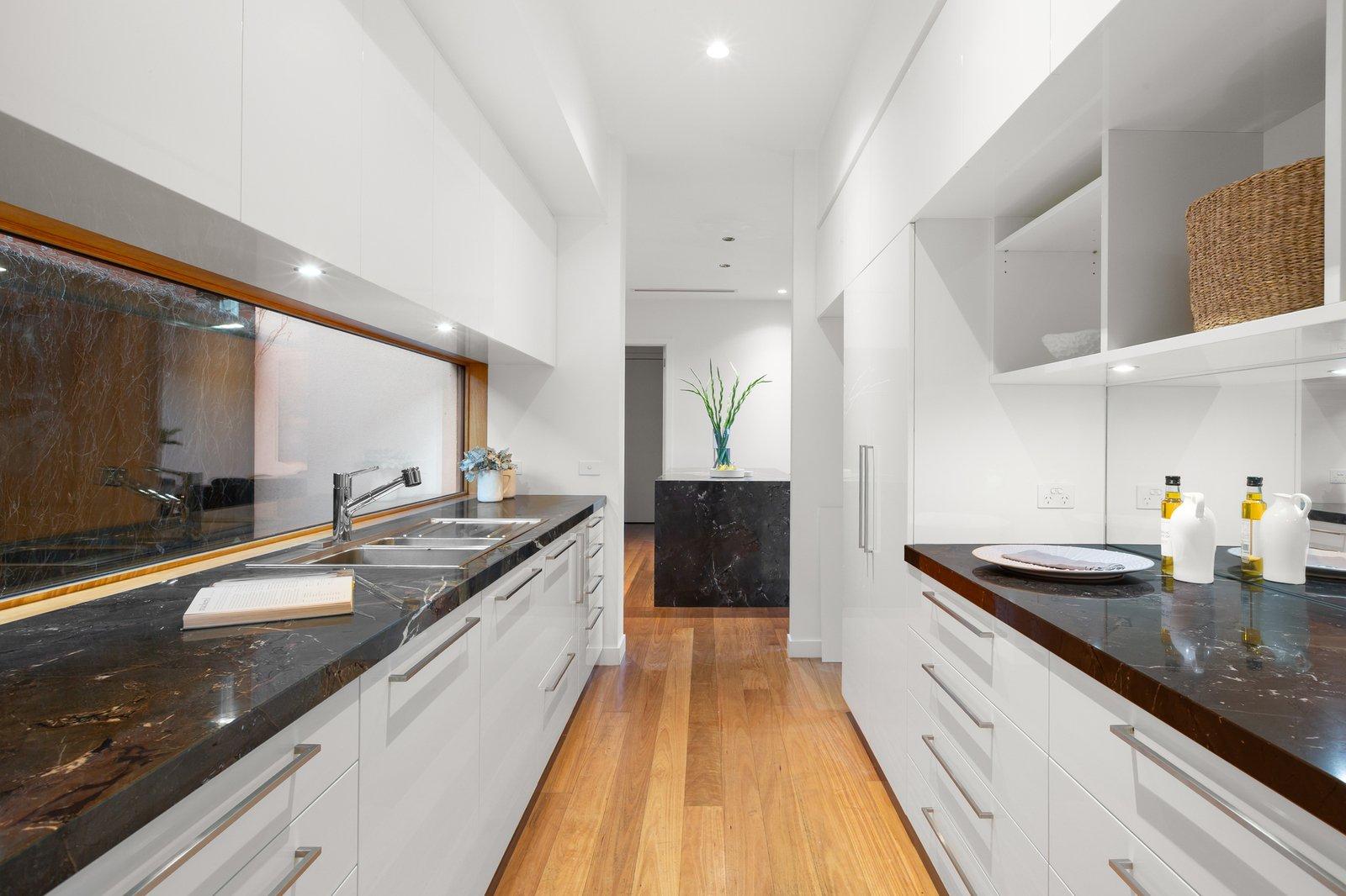 18 St Johns Avenue, Mont Albert, 3127