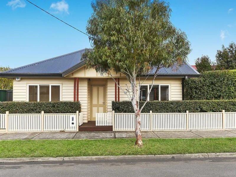 19 Hobson Street, Thornbury, Vic