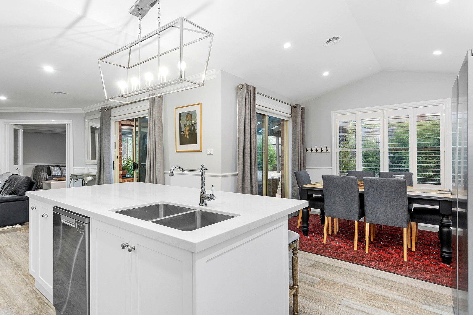 19 Kathleen Crescent, Mornington, 3931