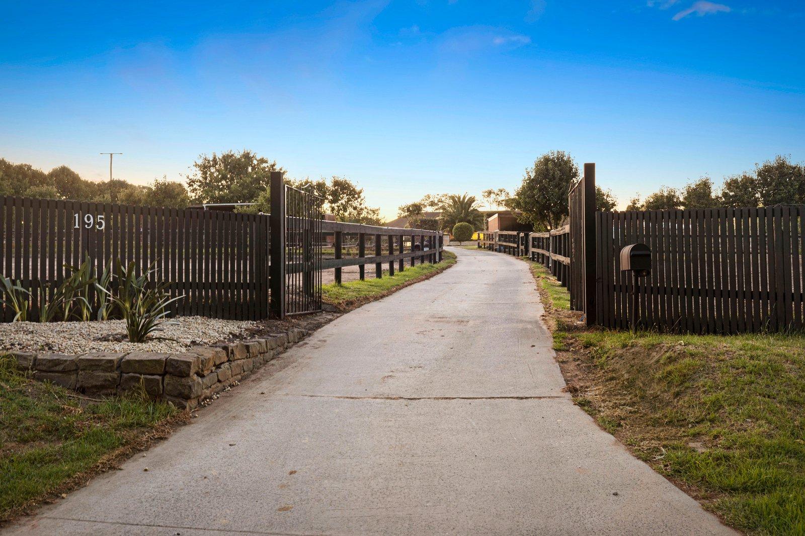 195 Roberts Road, Mornington, 3931