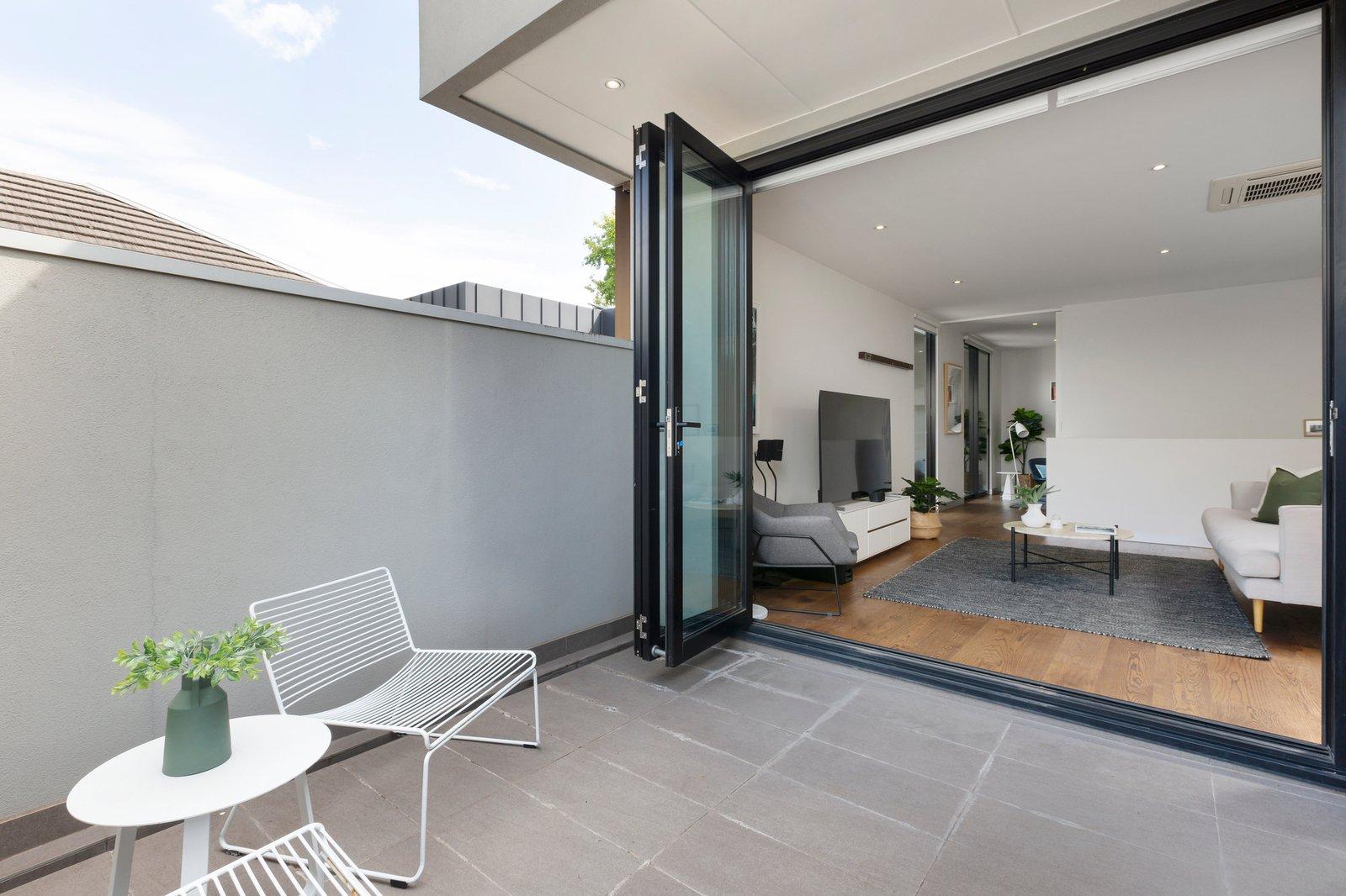 2 McMicken Lane, Prahran, 3181