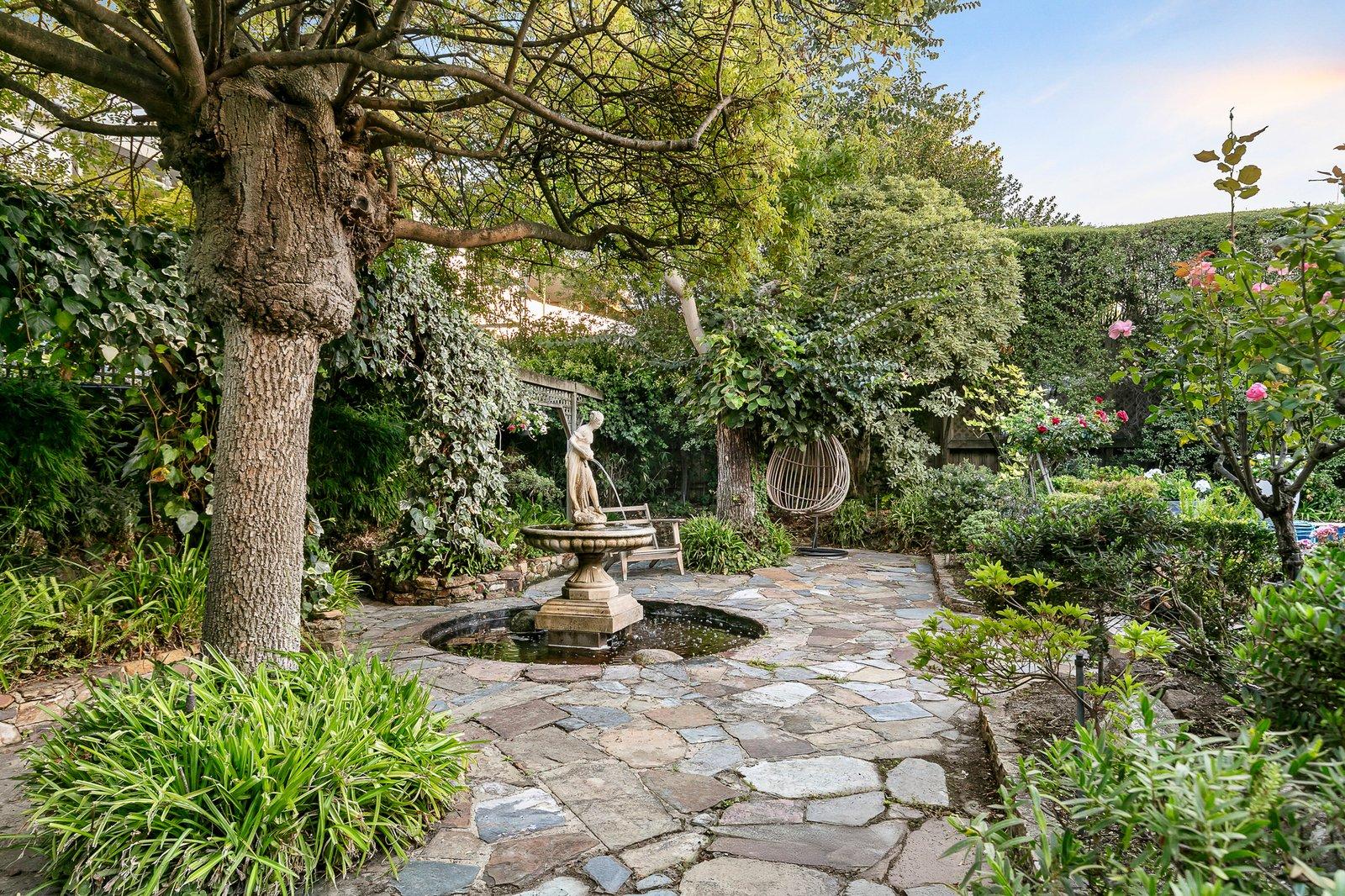 2 Berkeley Court, Kew, 3101