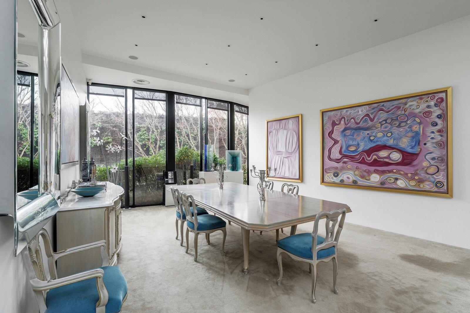 2 Crestmont Court, Toorak, 3142