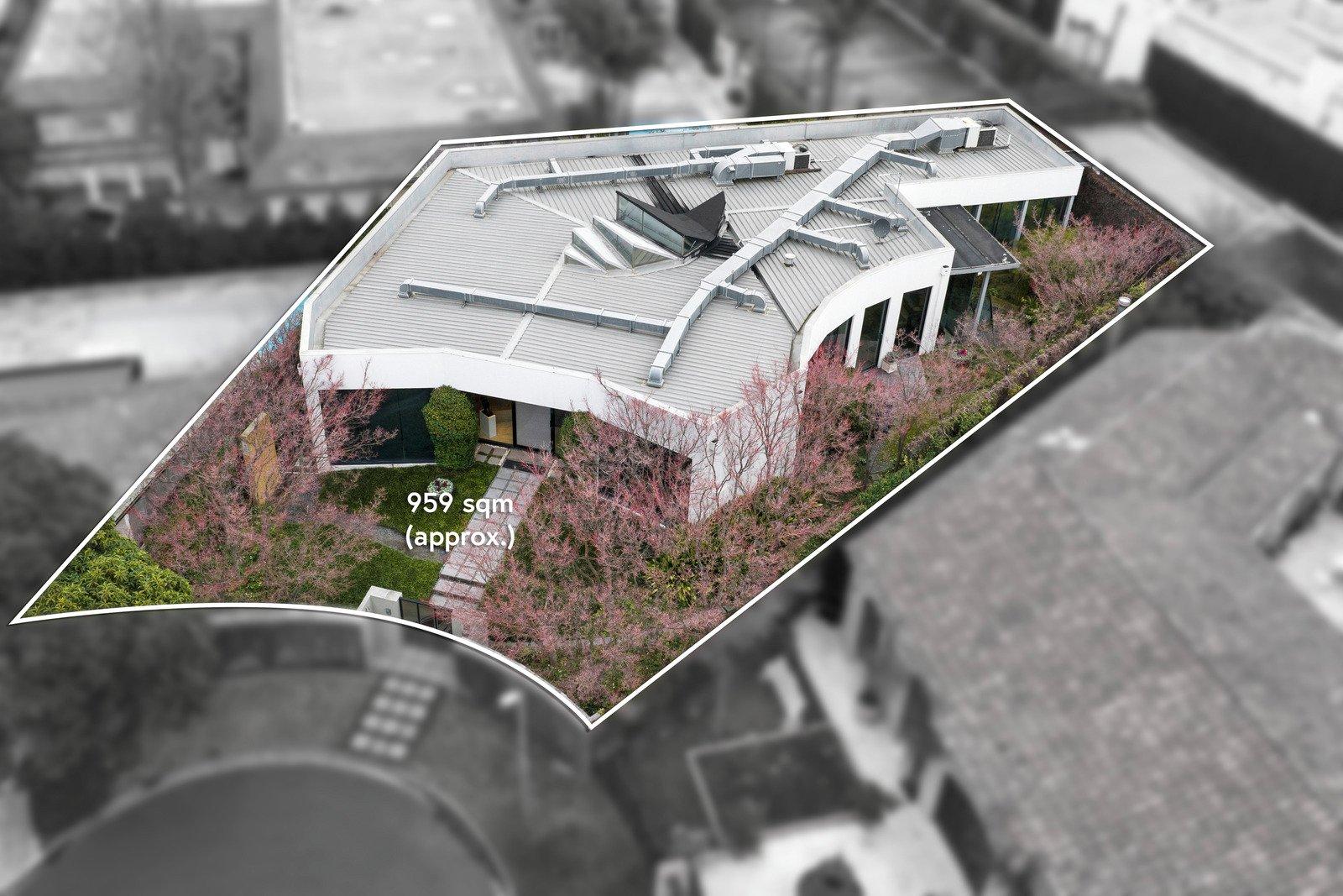 2 Crestmont Court, Toorak, 3142