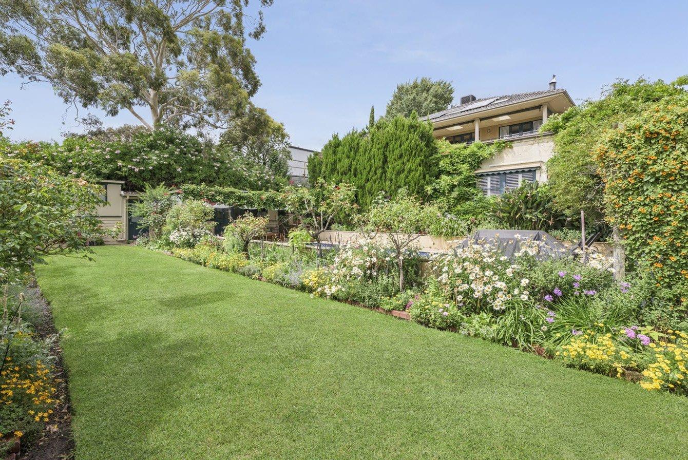 2 Yeovil Road, Glen Iris, 3146