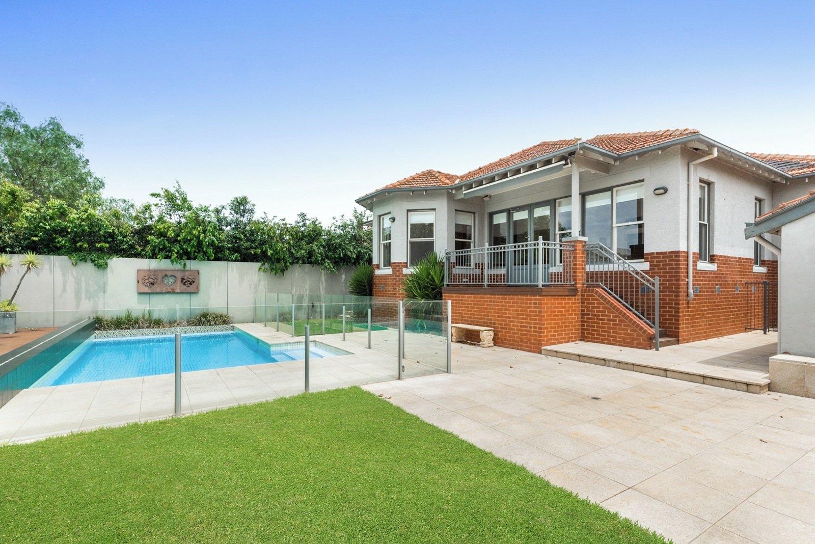 21 The Avenue, Malvern East, 3145