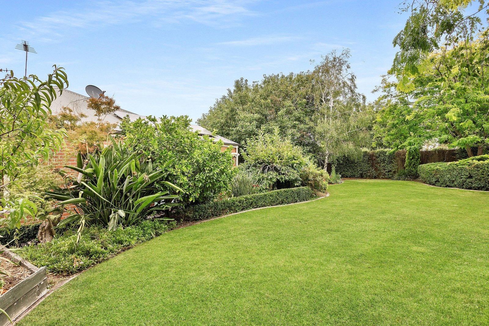 21 Kathleen Crescent, Mornington, 3931