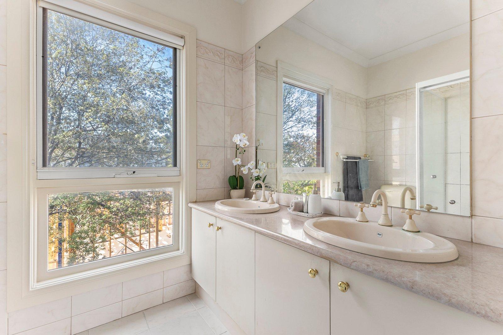 2/10 Balmoral Avenue, Templestowe Lower, 3107