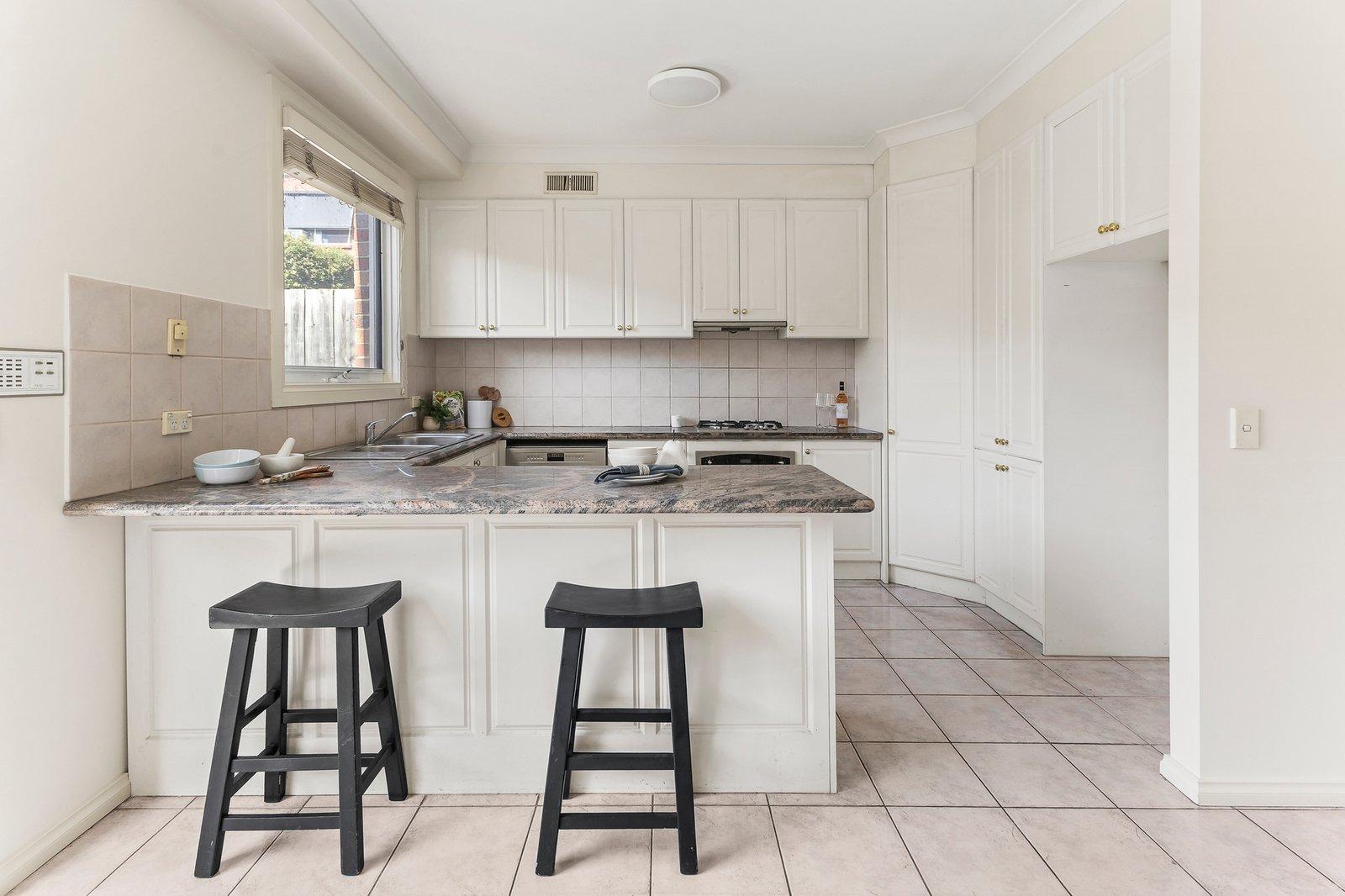 2/10 Balmoral Avenue, Templestowe Lower, 3107