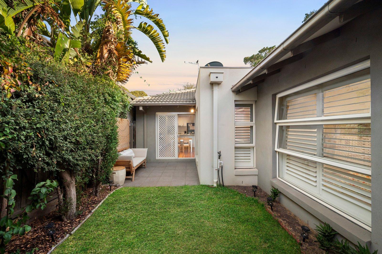 2/10 Brown Street, Brighton East, 3187