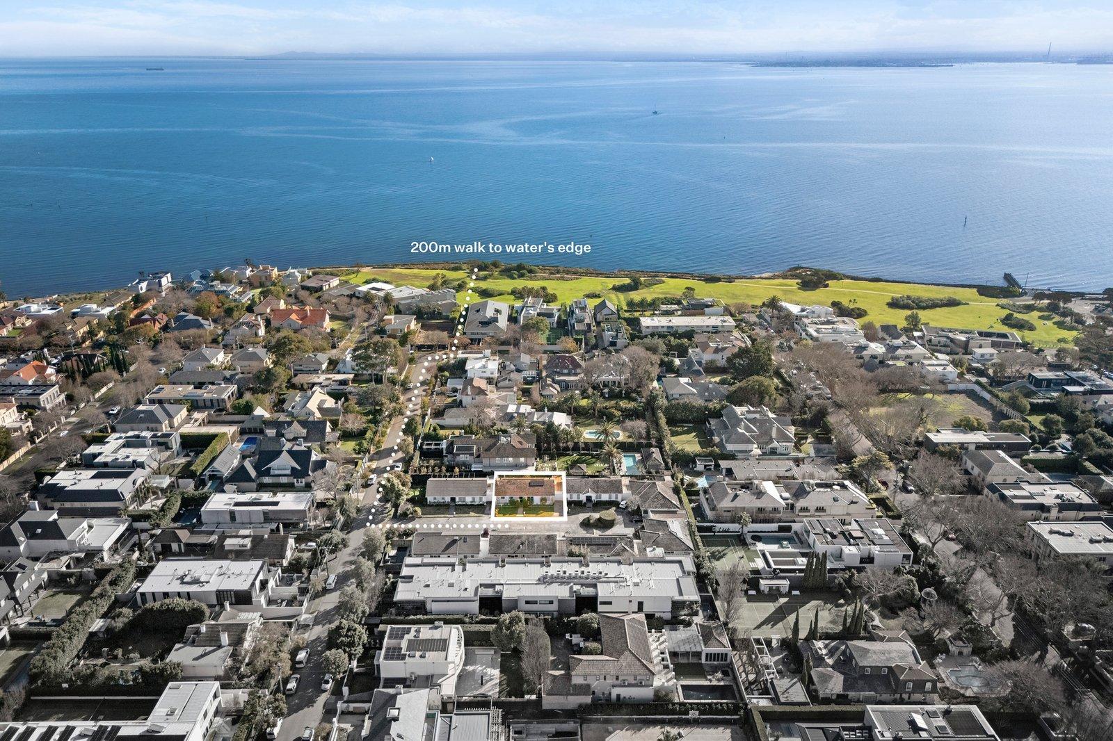 2/10 Dudley Street, Brighton, 3186