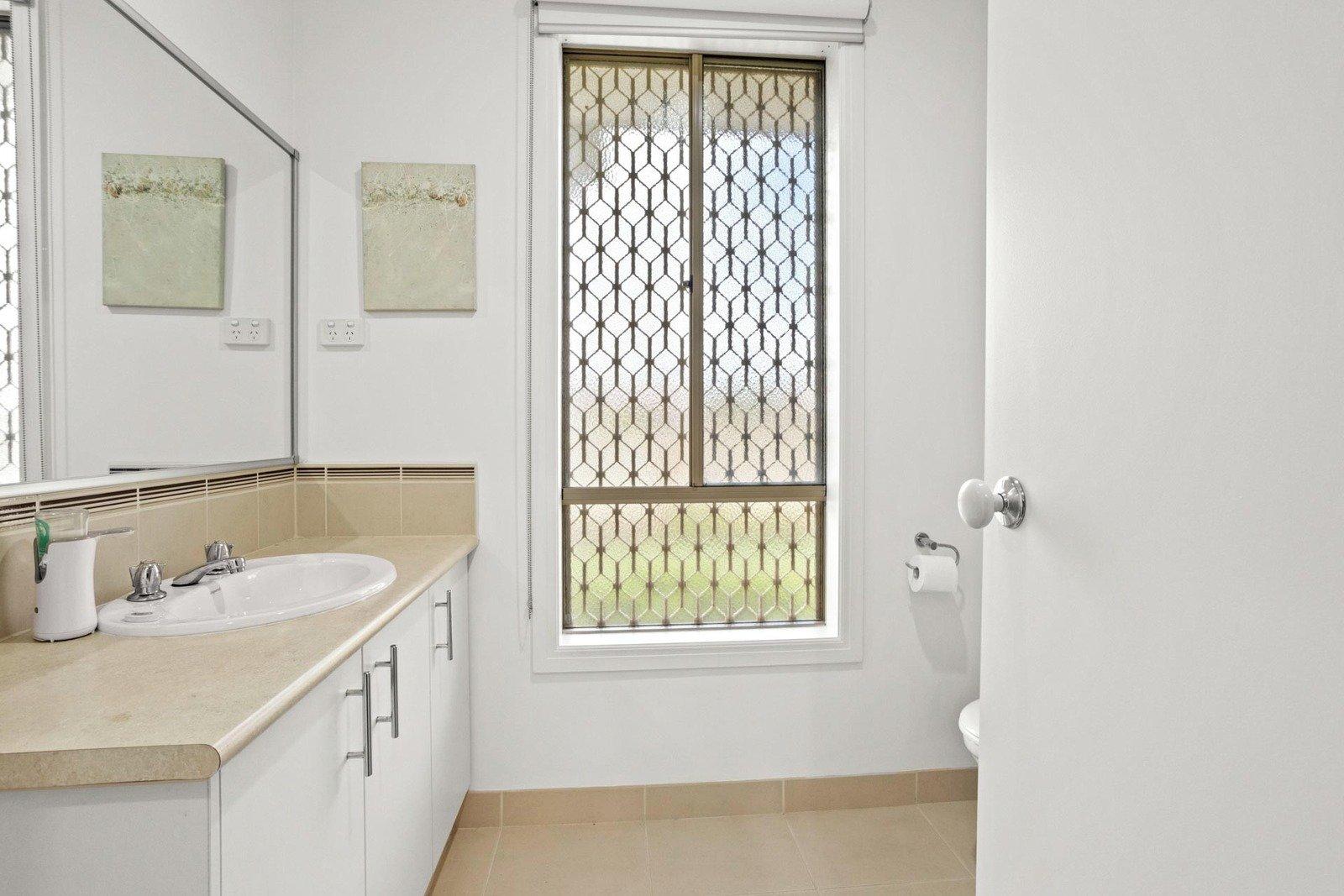 2/102B Country Club Drive, Safety Beach, 3936