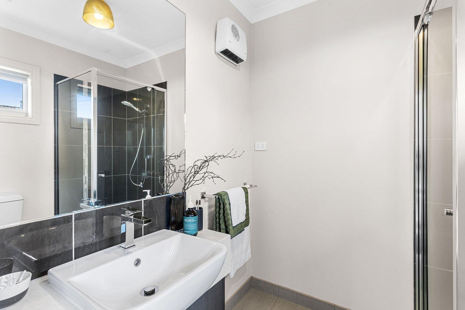 2/103 Burgess Drive, Langwarrin, 3910