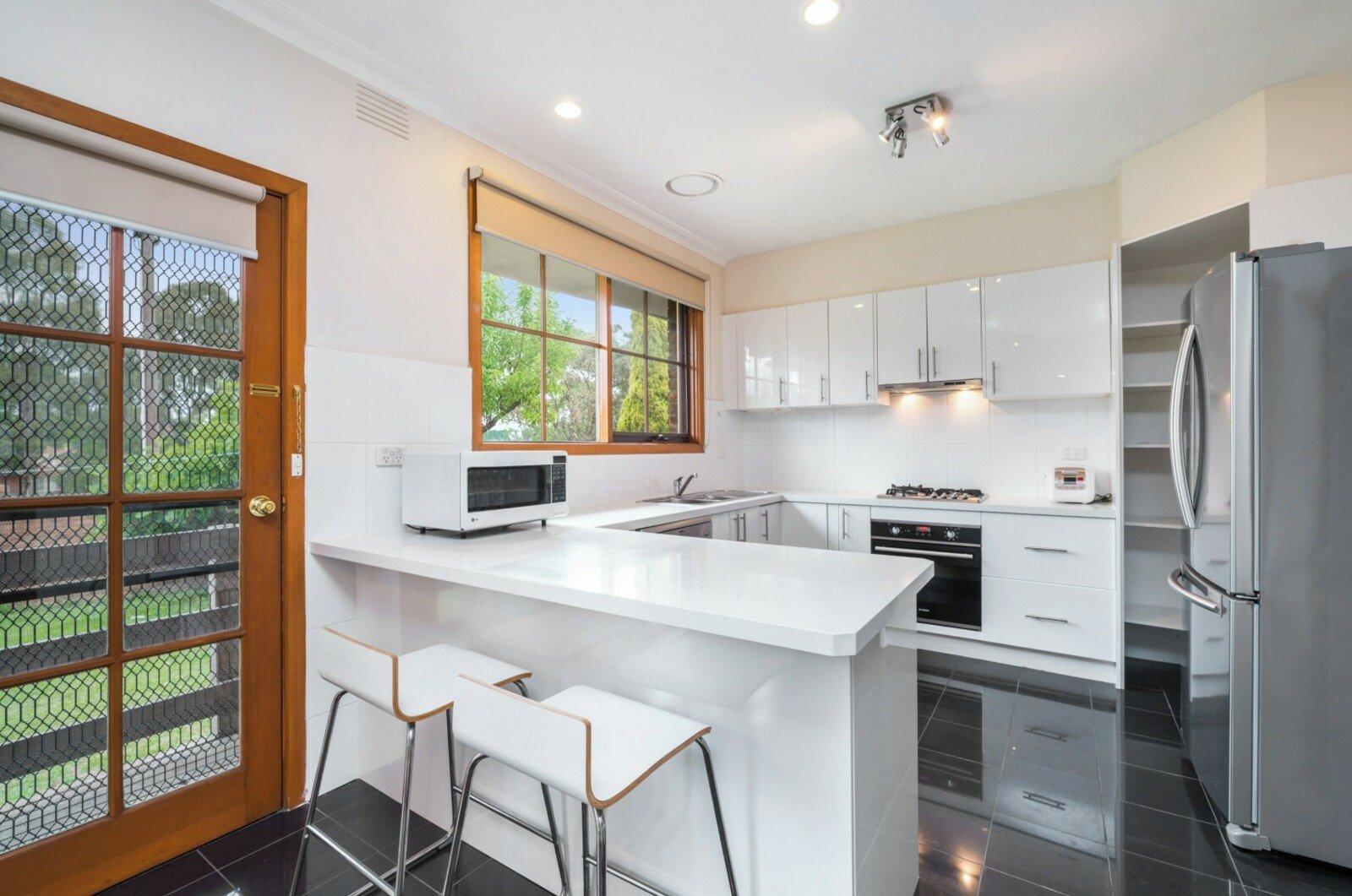 2/11 Valerie Street, Kew East, 3102