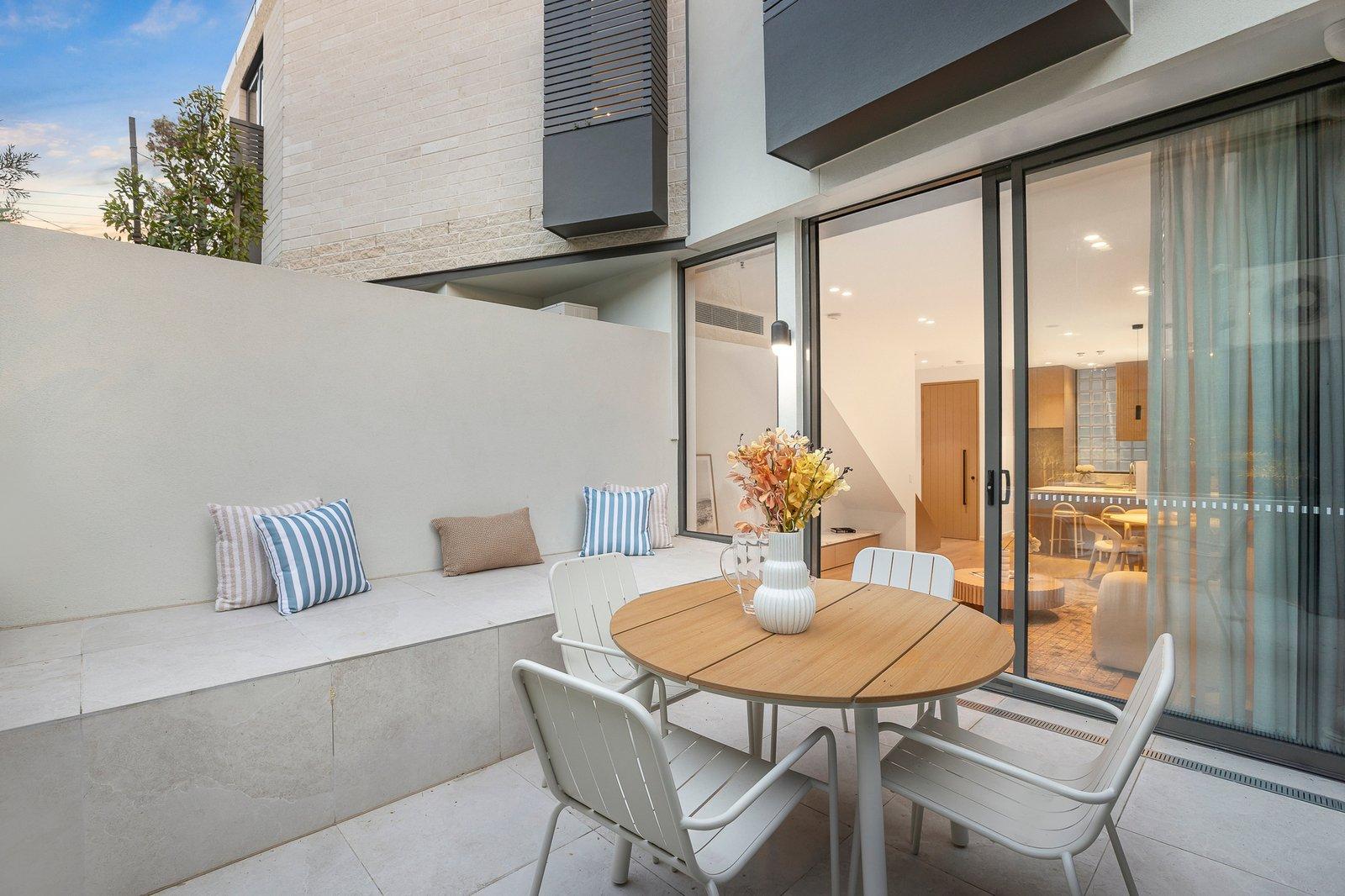 2/111 Carpenter Street, Brighton, 3186