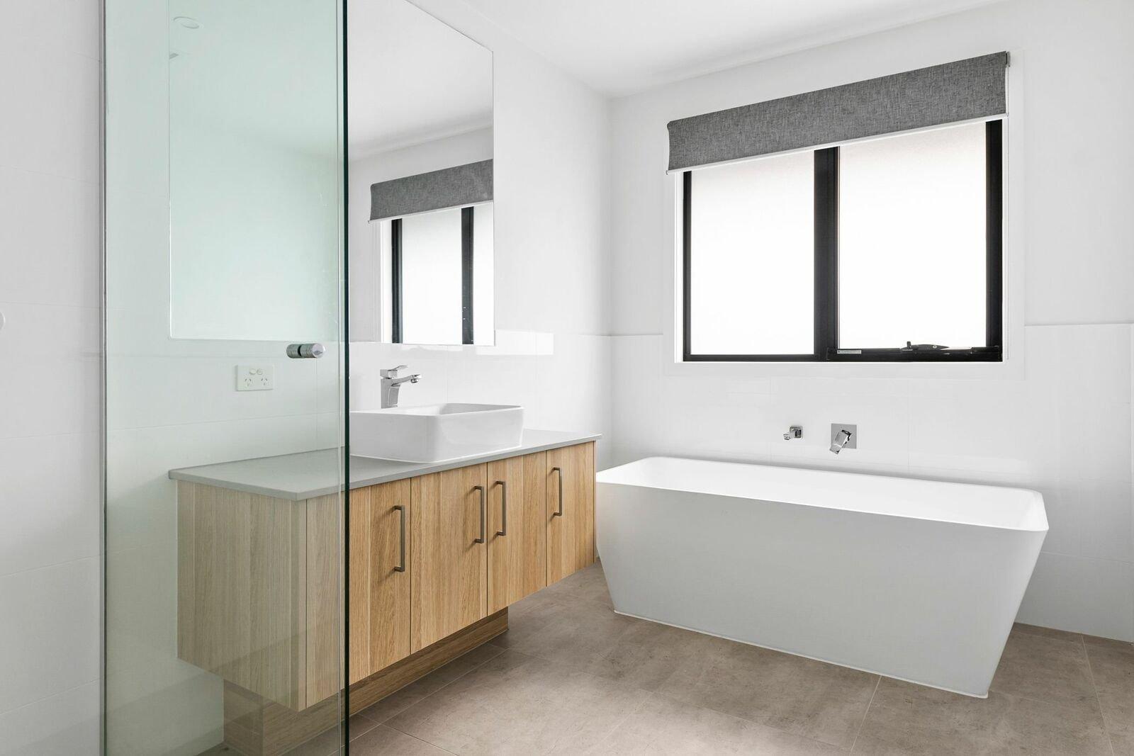 2/15 Green Island Avenue, Mount Martha, 3934