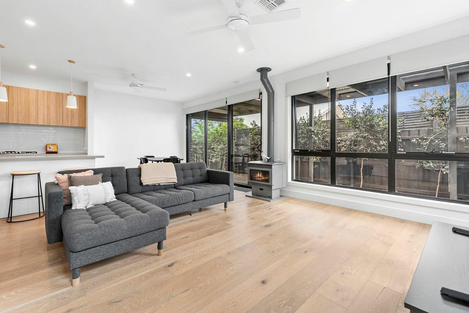 2/15 Green Island Avenue, Mount Martha, 3934