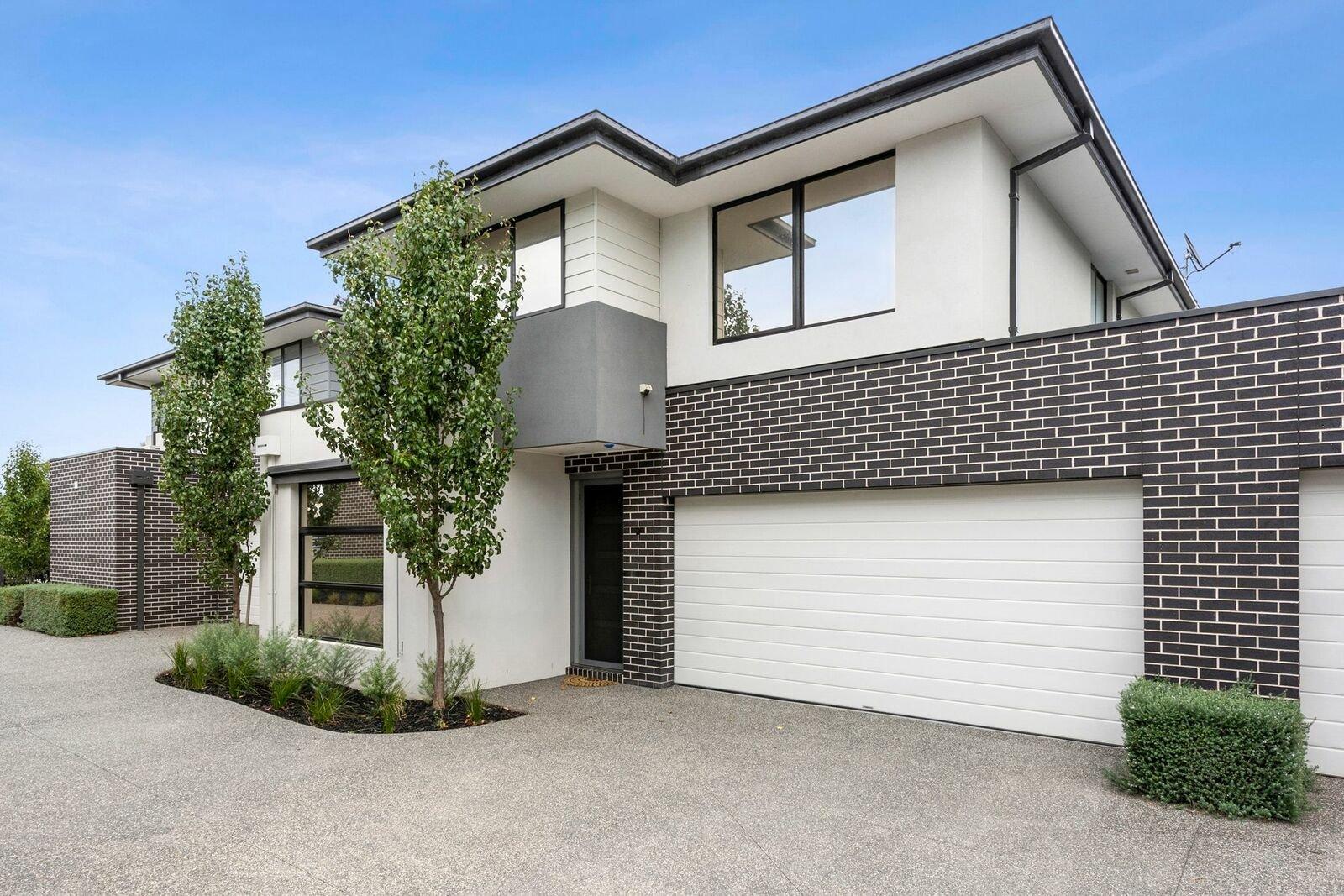 2/15 Green Island Avenue, Mount Martha, 3934