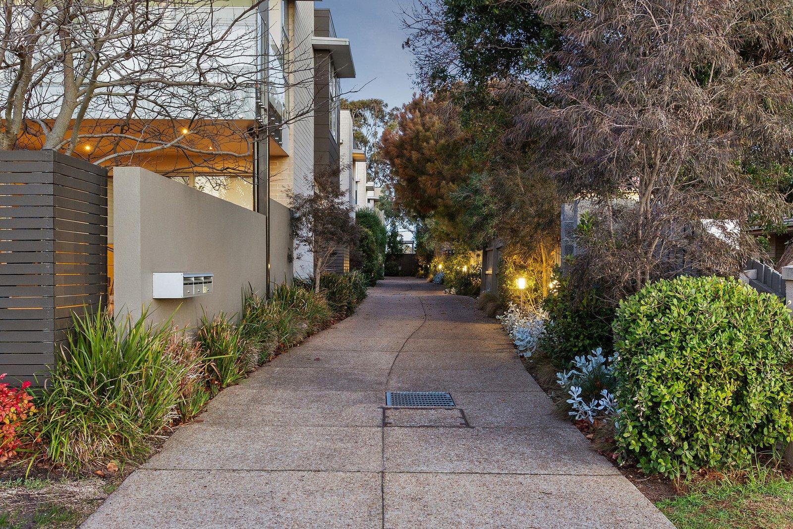 2/15 Marine Avenue, Mornington, 3931