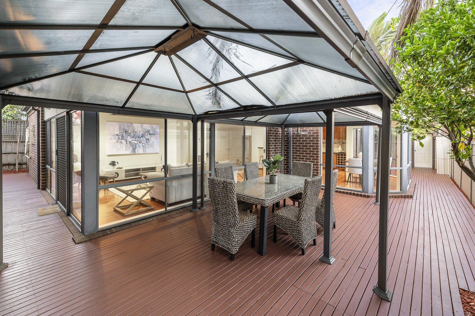 2/15 Valerie Street, Kew East, 3102