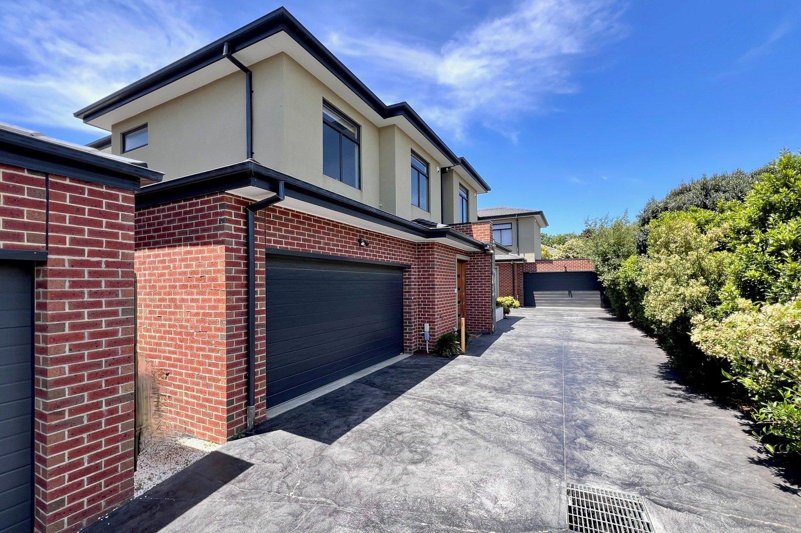 2/18 Lorne Parade, Mont Albert, 3127