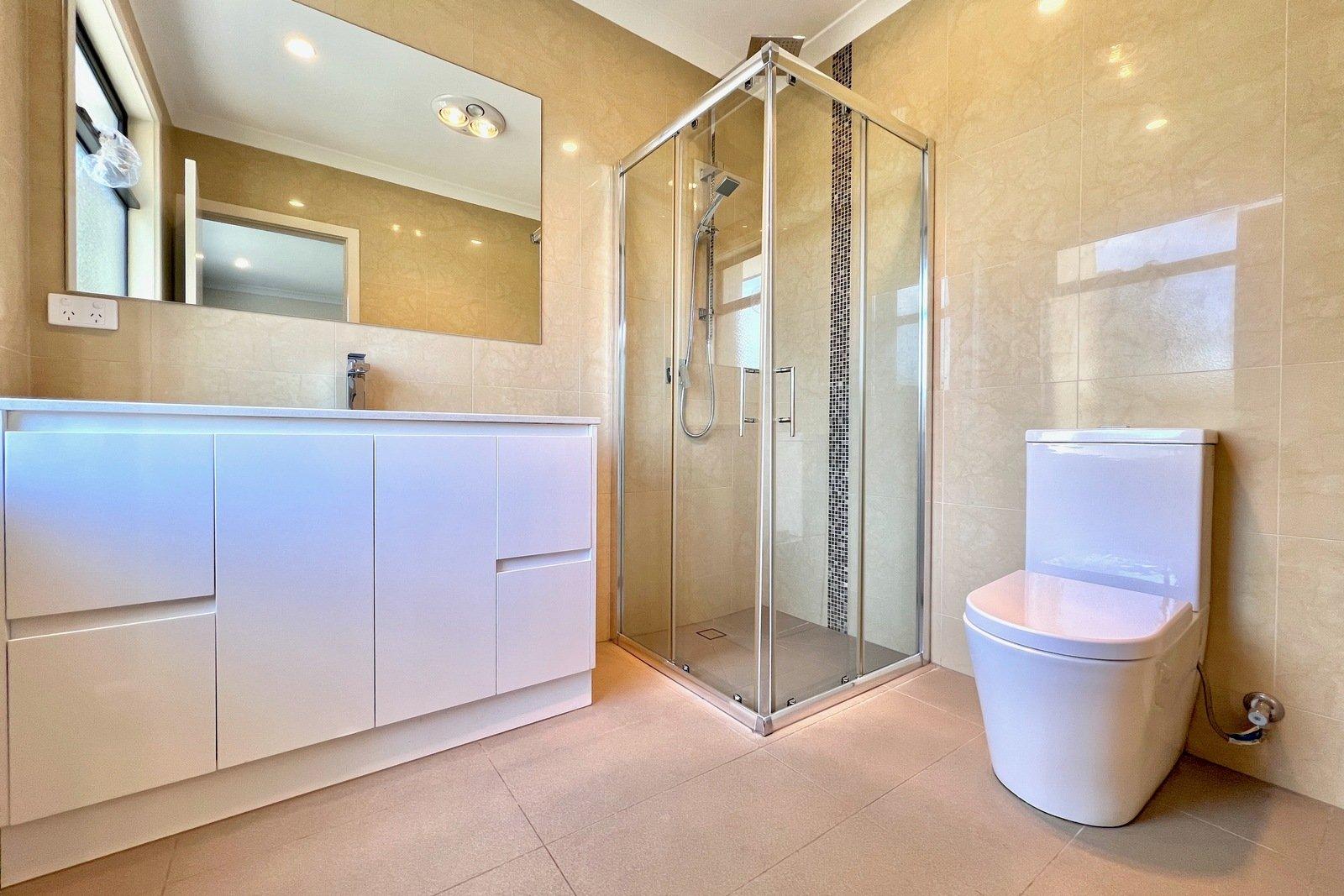 2/18 Lorne Parade, Mont Albert, 3127