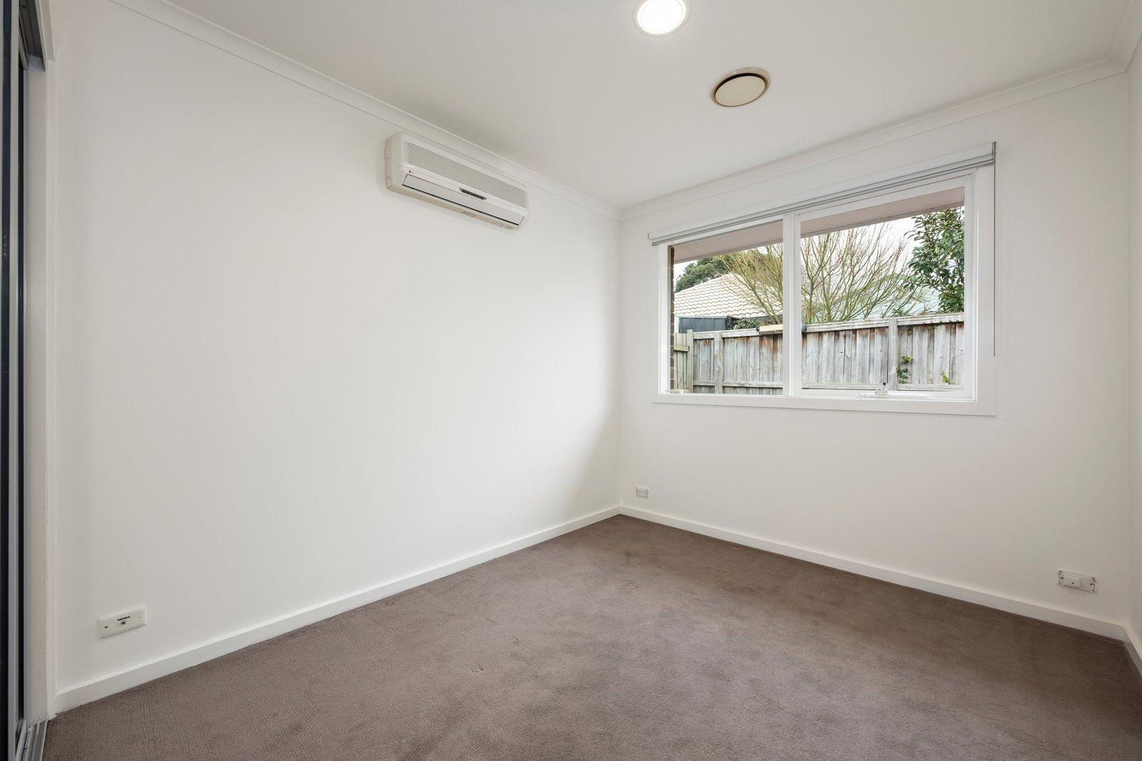 2/18 Wallace Crescent, Beaumaris, 3193