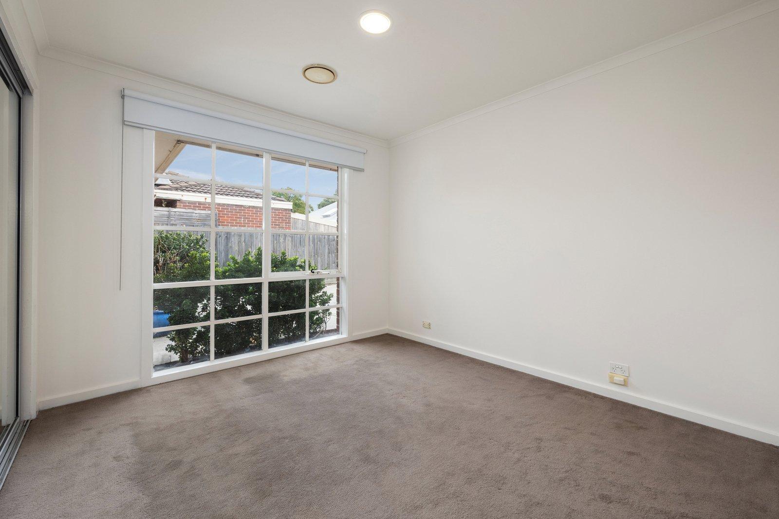 2/18 Wallace Crescent, Beaumaris, 3193