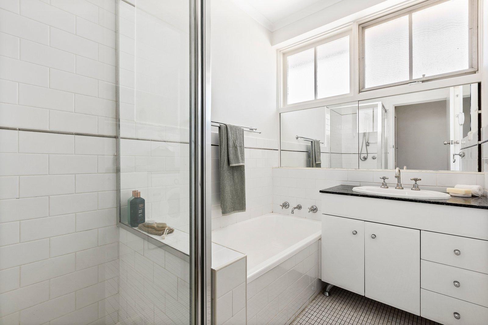 2/194 Cotham Road, Kew, 3101