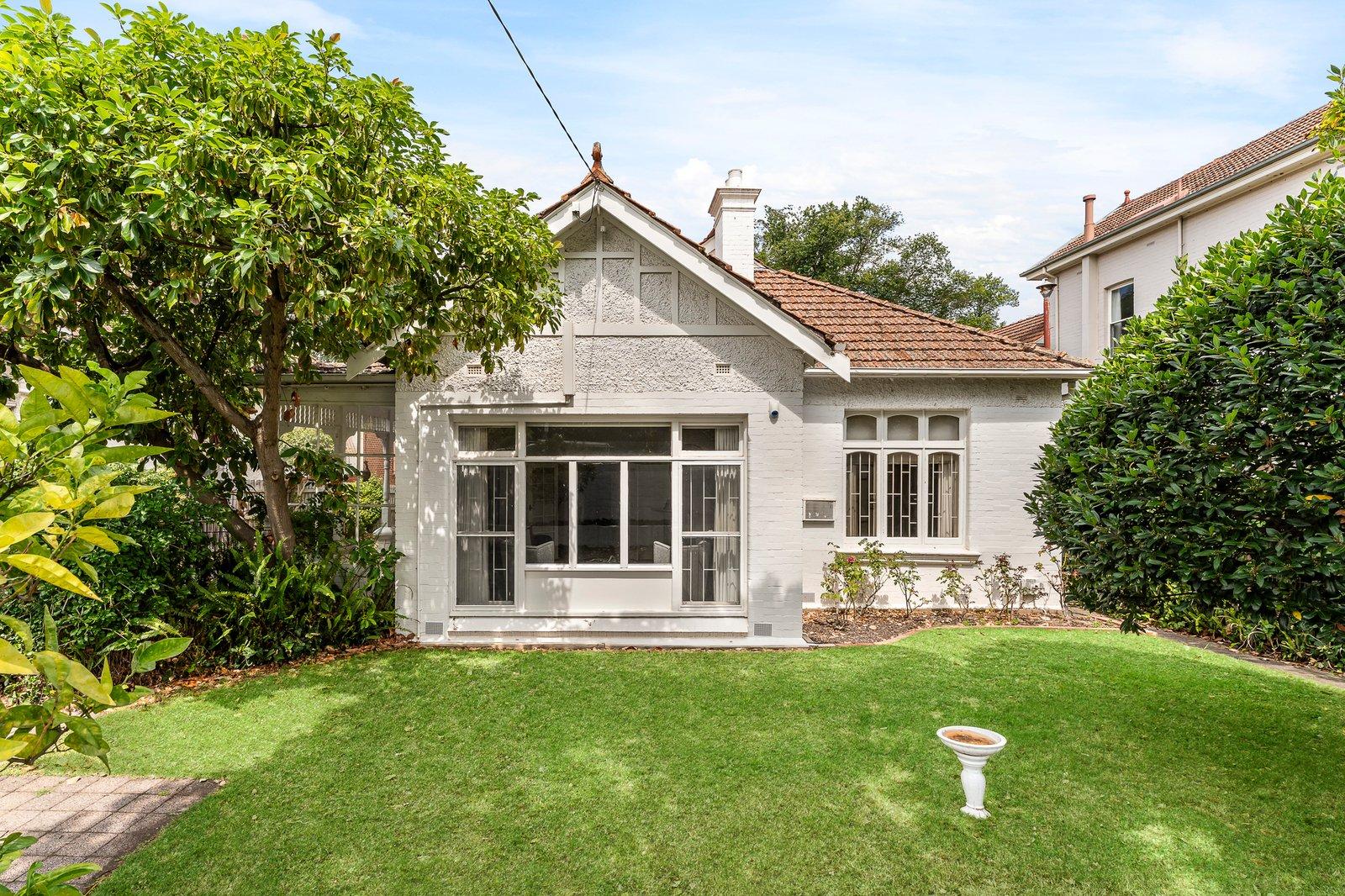 22 Millicent Avenue, Toorak, 3142