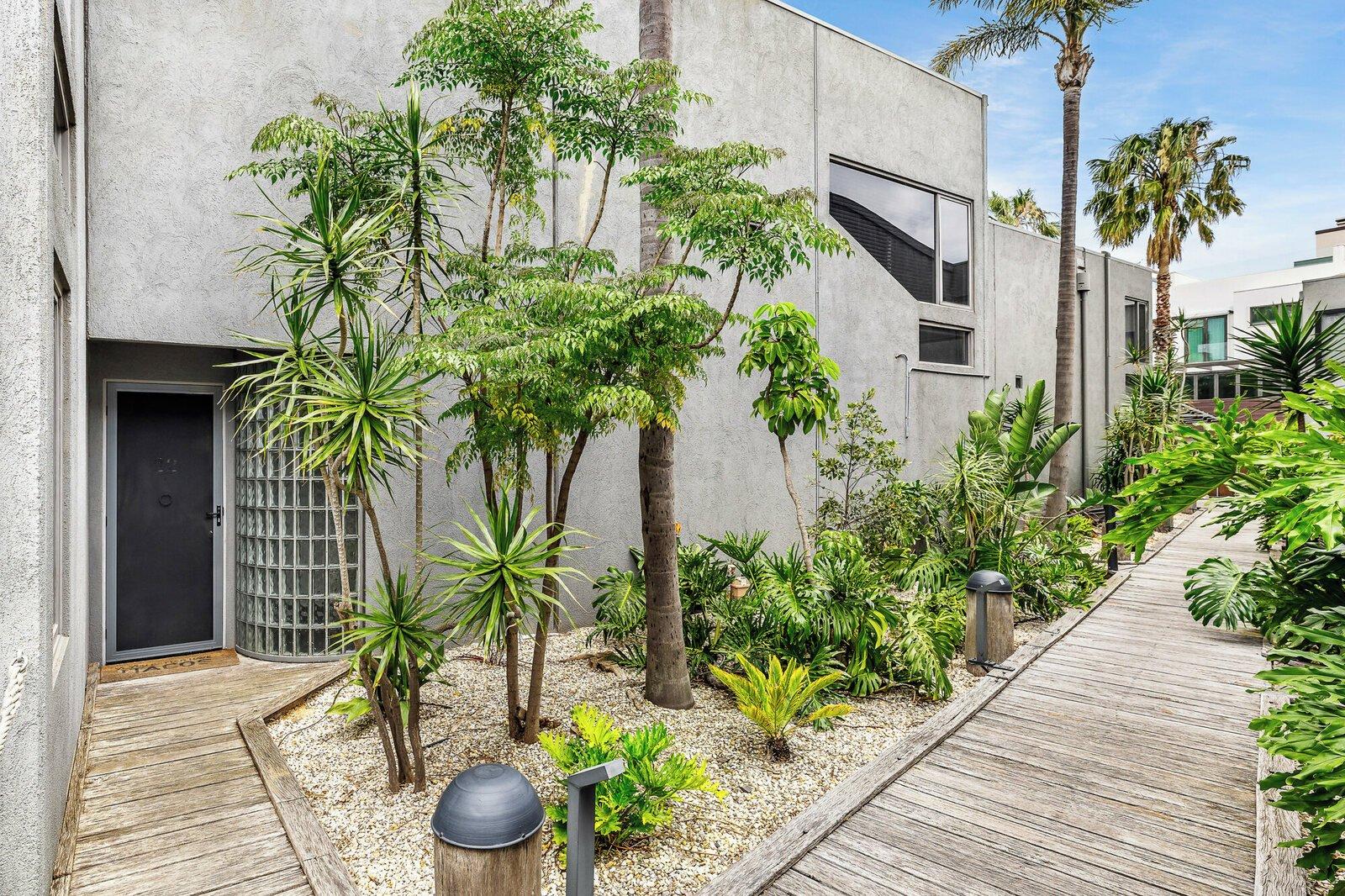 22/15 Beach Street, Port Melbourne, 3207