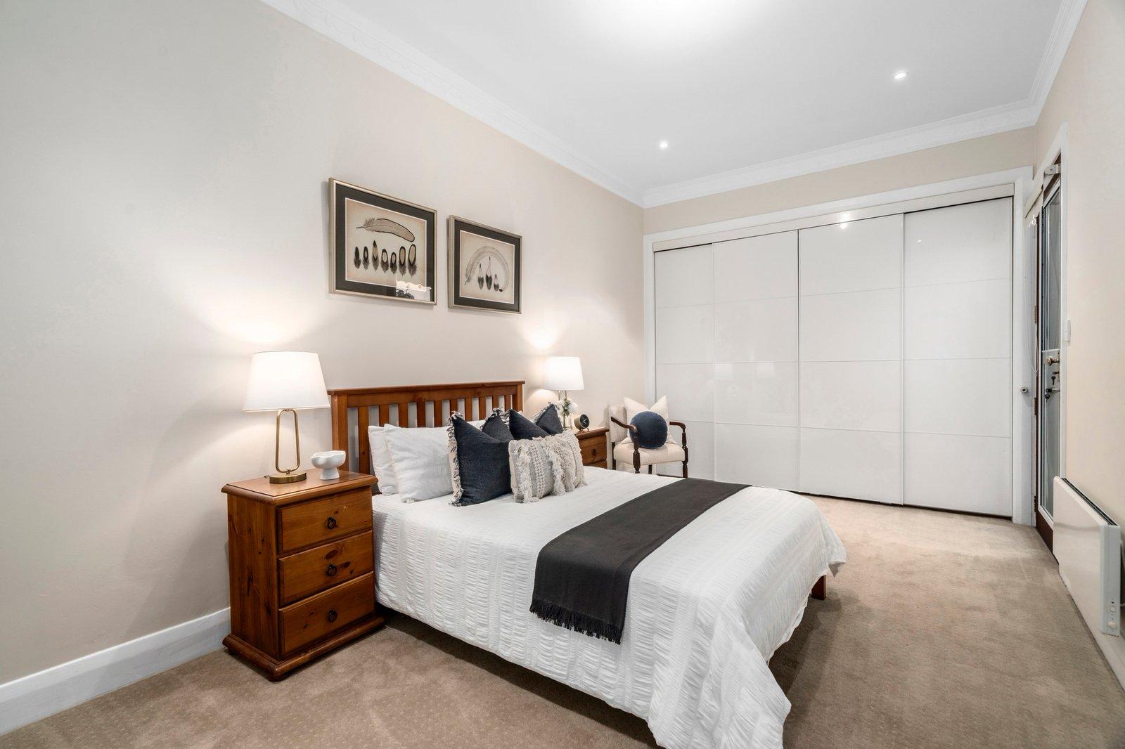 23 Yeovil Road, Glen Iris, 3146