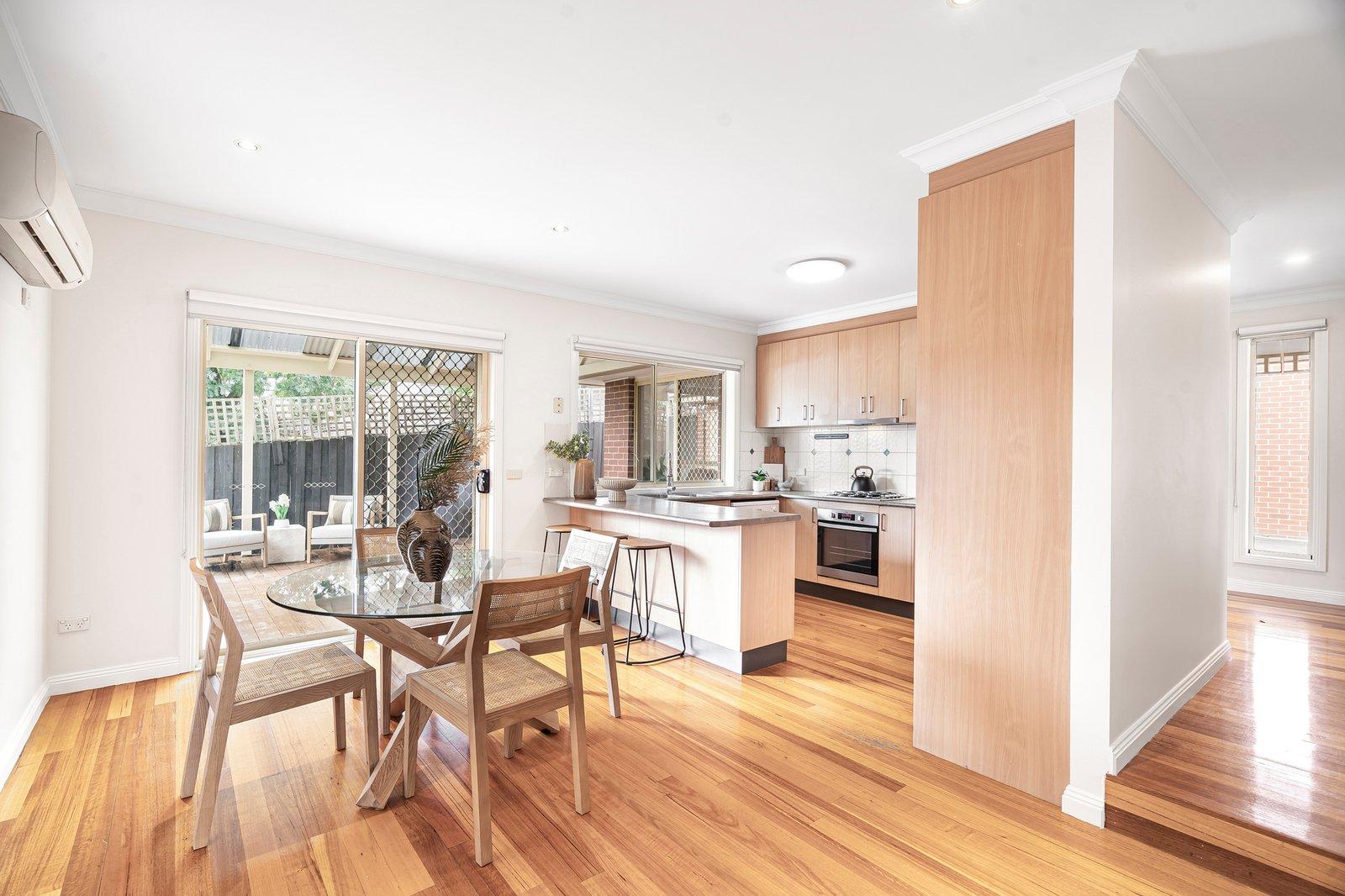 2/3 Meryl Street, Doncaster East, 3109