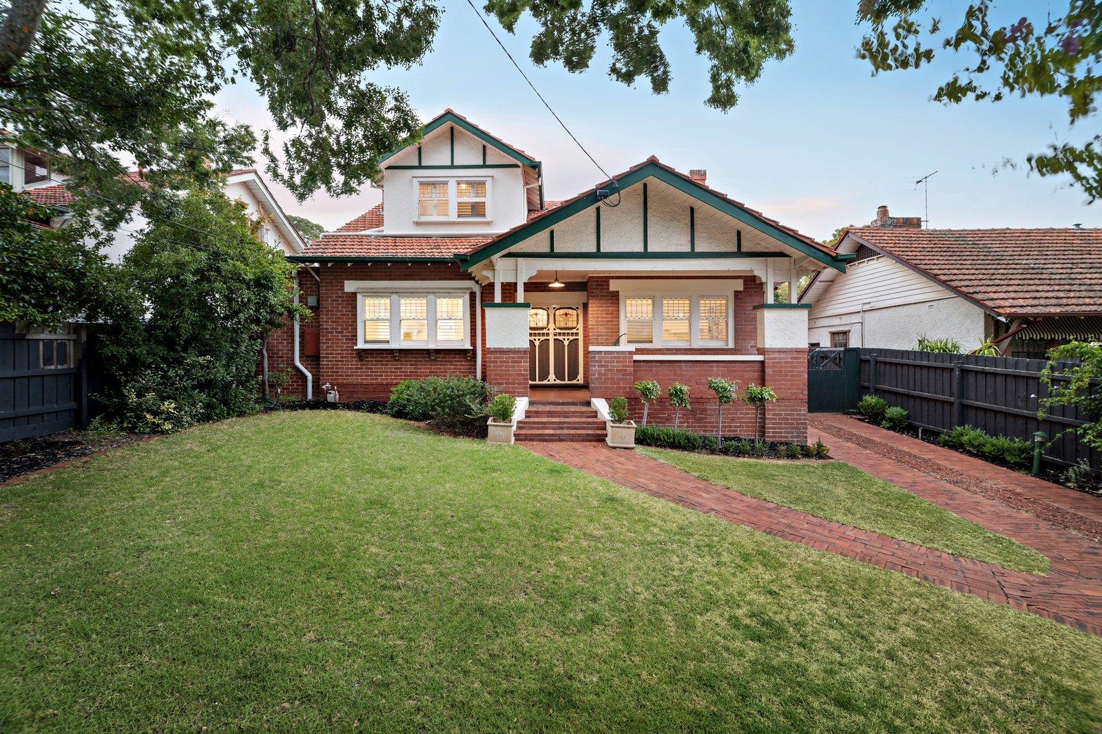 23 Oak Grove, Malvern East, 3145