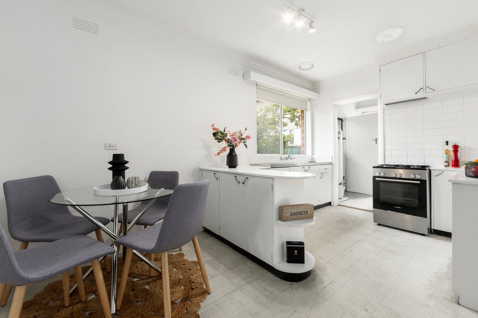 2/31 Weir Street, Balwyn, 3103