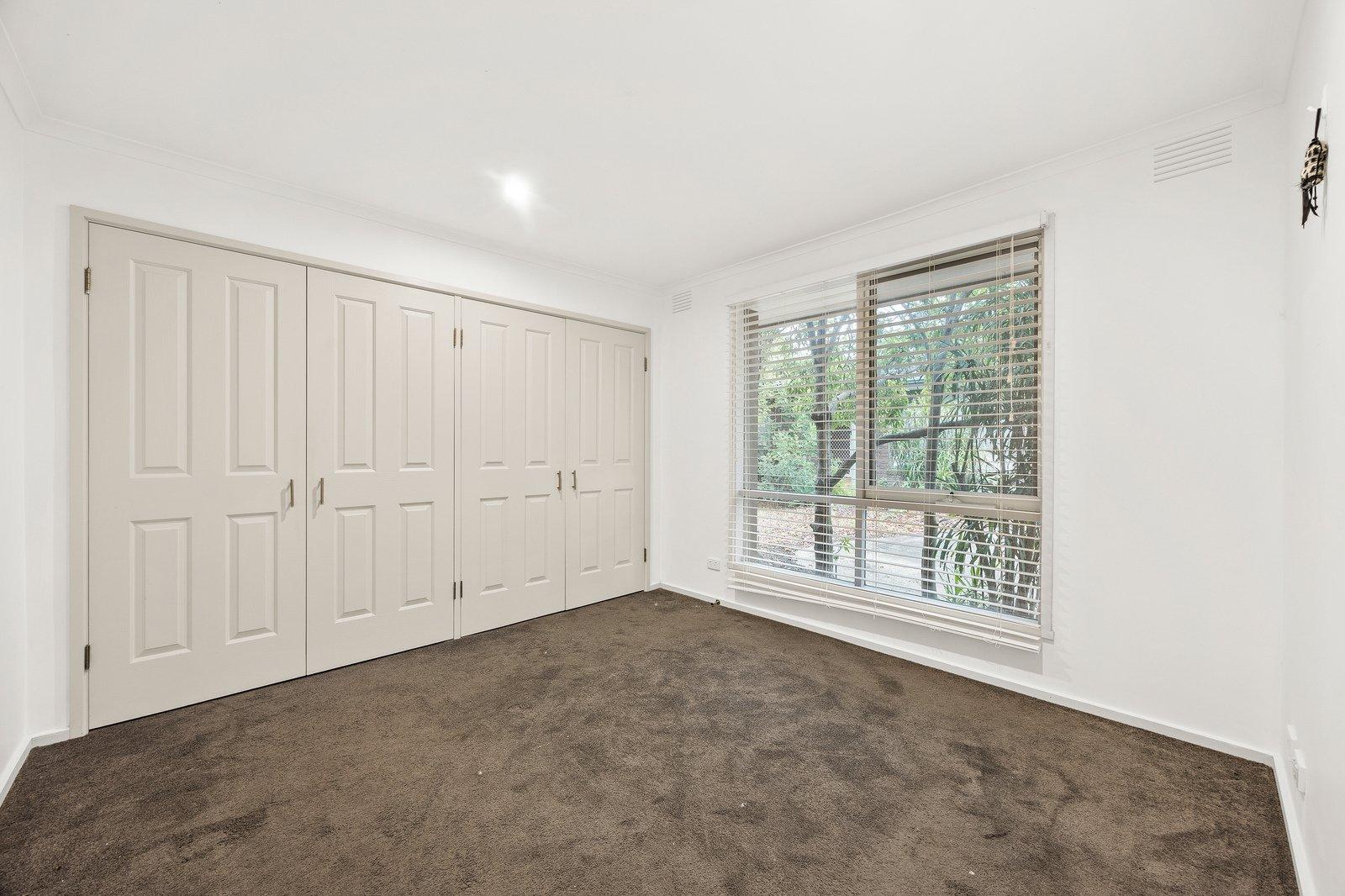 2/4 Campbell Road, Briar Hill, 3088