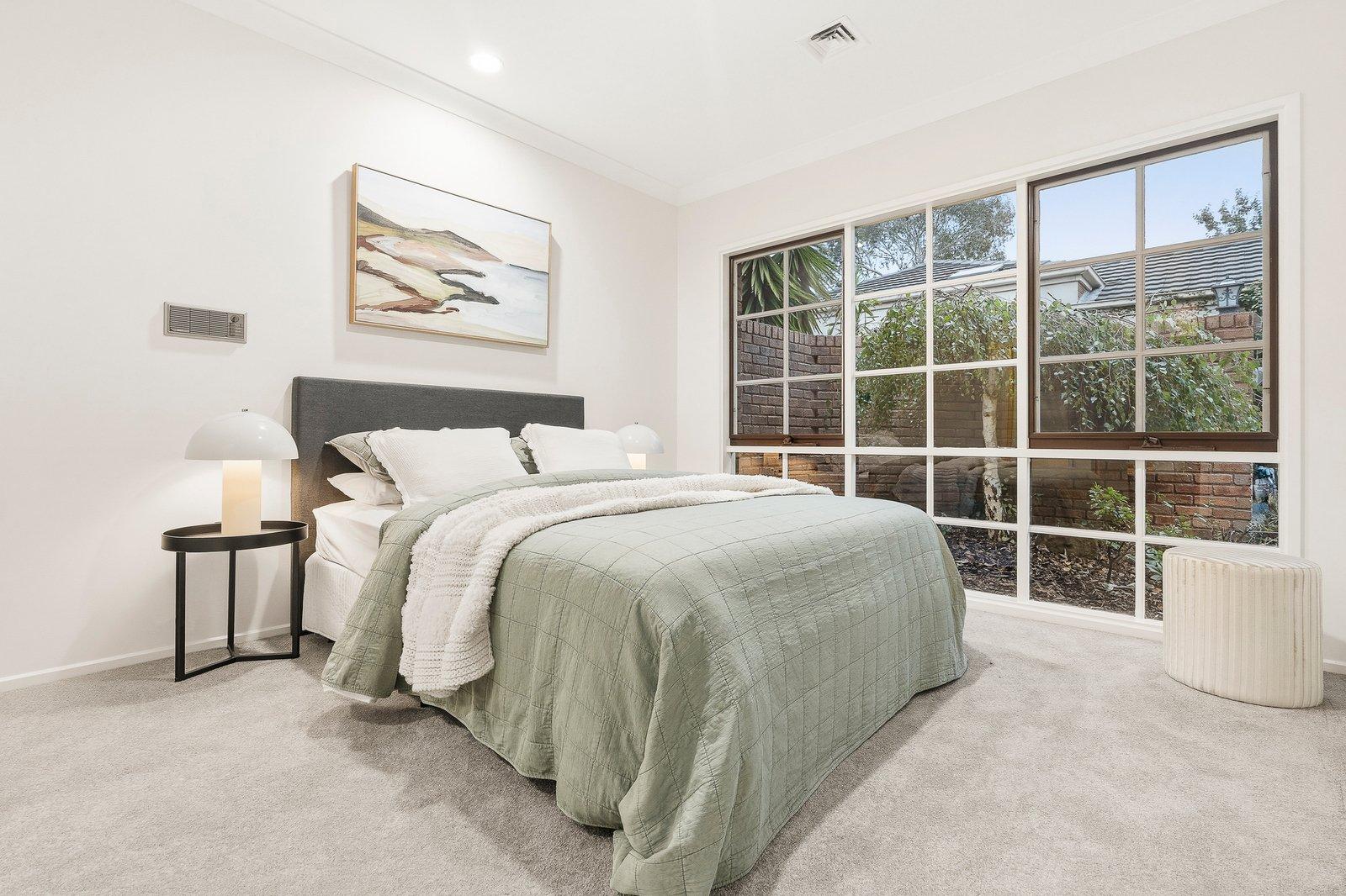 2/4 Carmelo Avenue, Malvern East, 3145