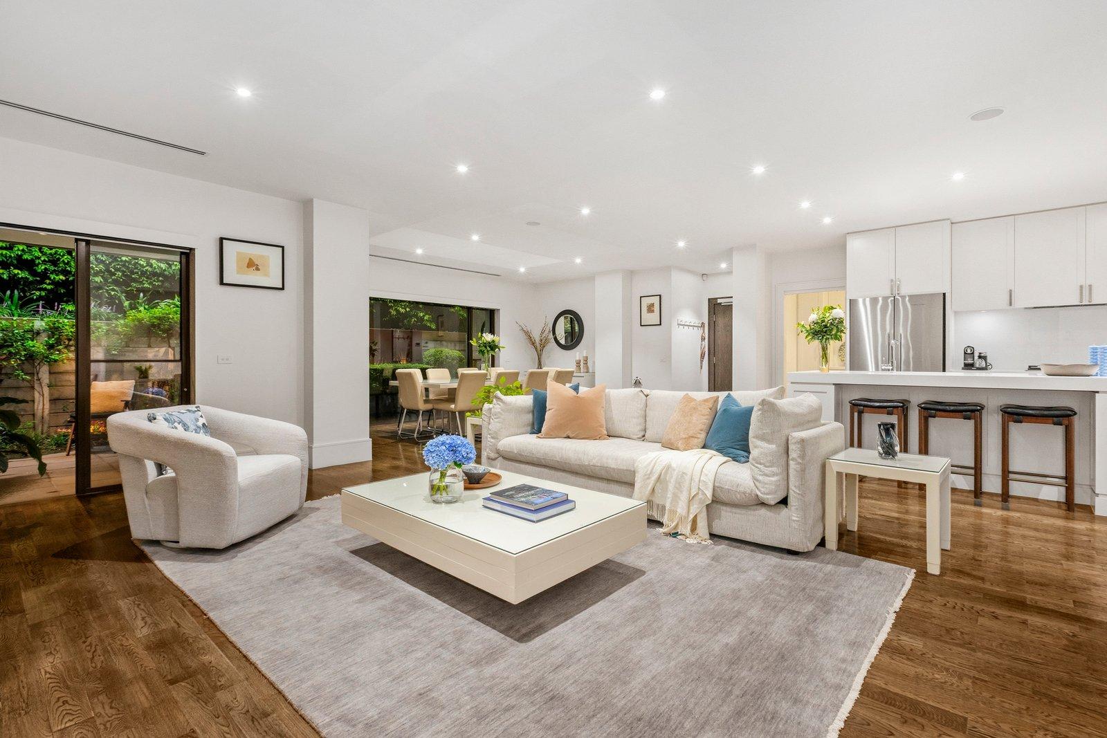 2/4 Carnarvon Road, Caulfield North, 3161