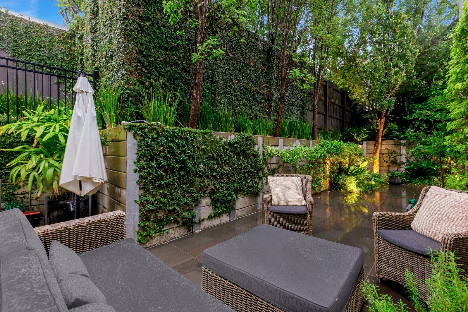 2/4 Carnarvon Road, Caulfield North, 3161