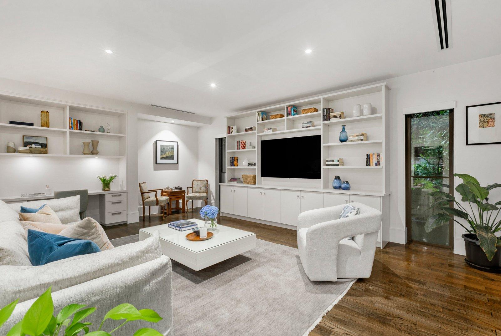 2/4 Carnarvon Road, Caulfield North, 3161